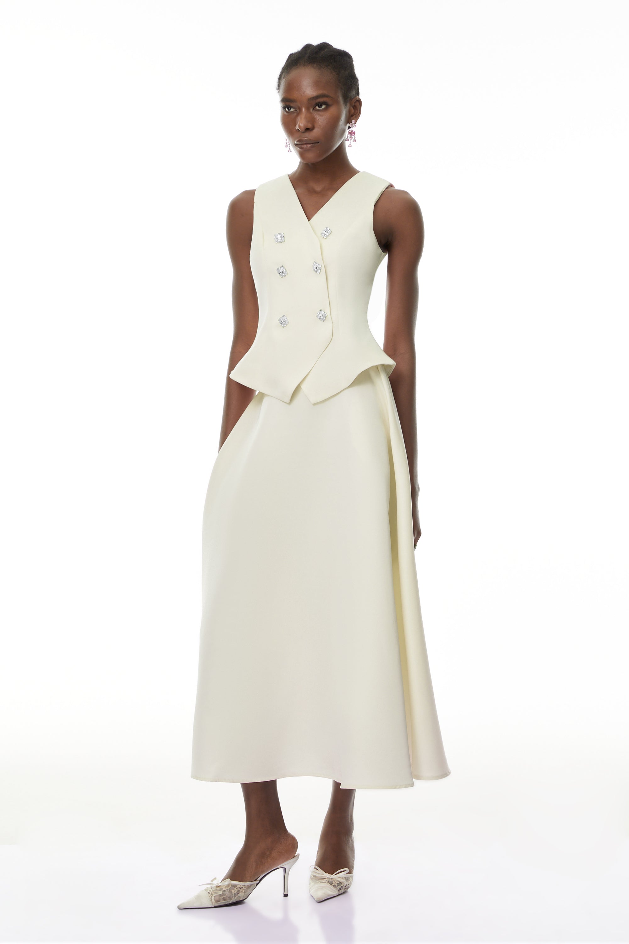 طقم بلوزة وتنورة مزينة باللون المحايد من Wilhelmine