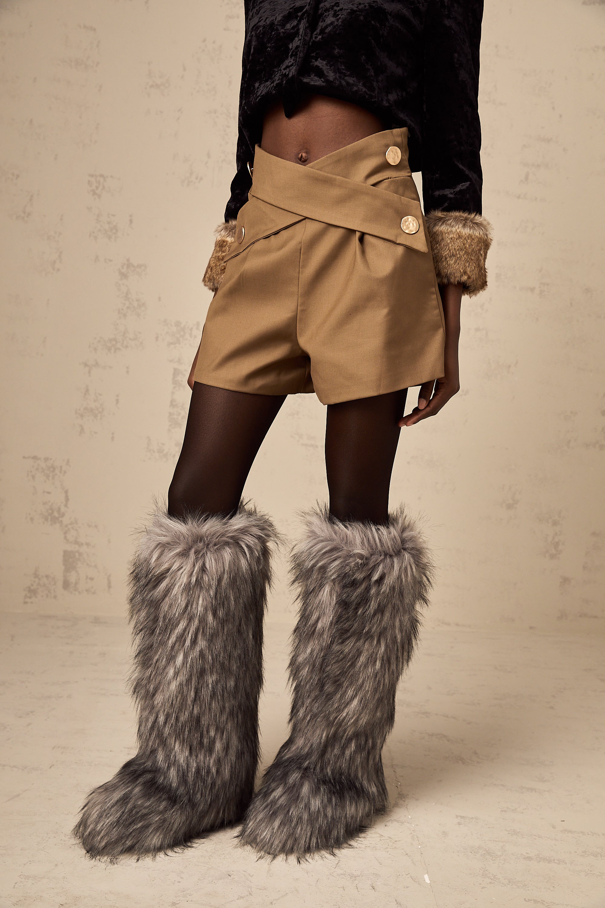 شورتات بتصميم كروس أوفر باللون الكاكي (بيع نهائي)