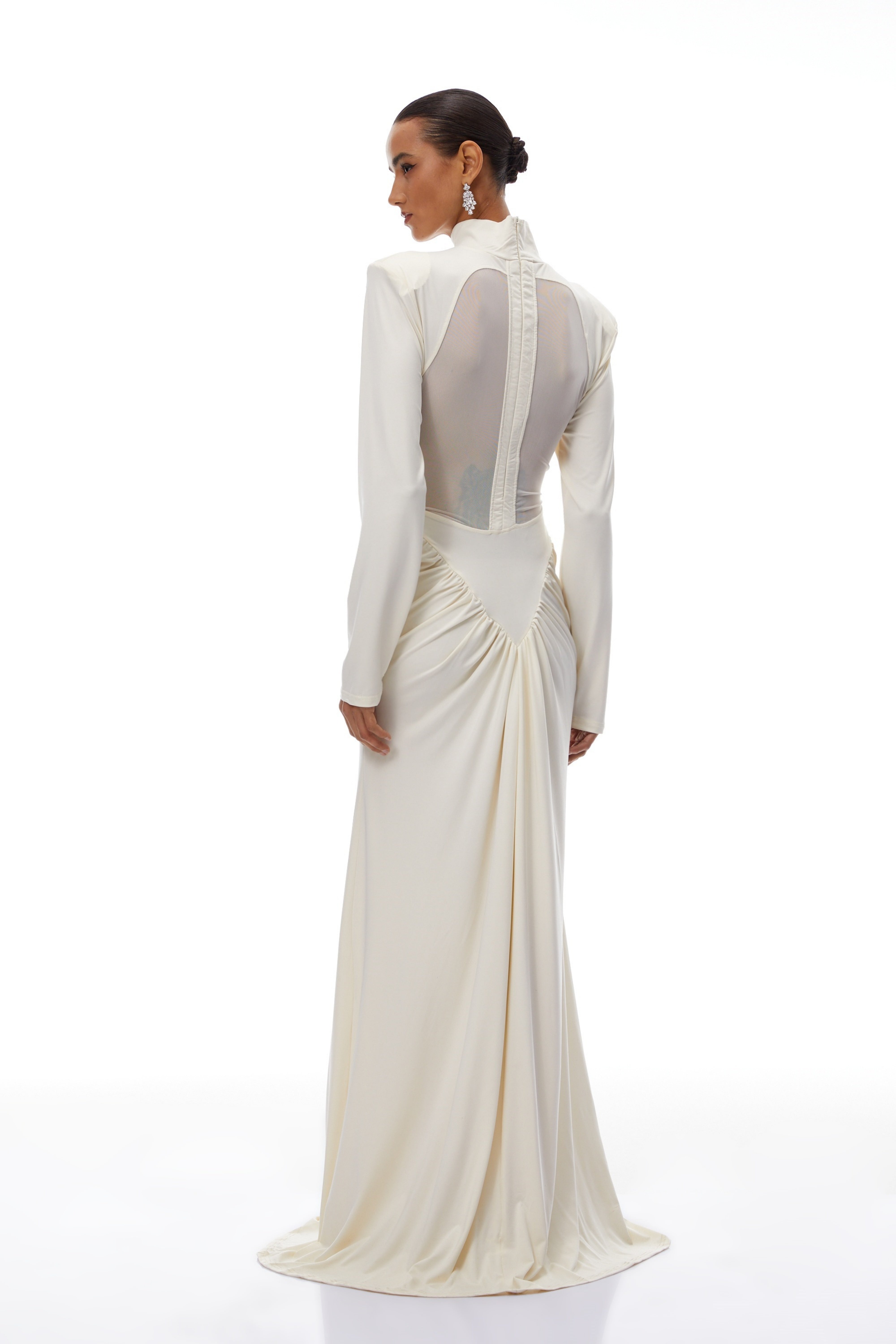 فستان طويل مزين بزخارف من هارييت وايت