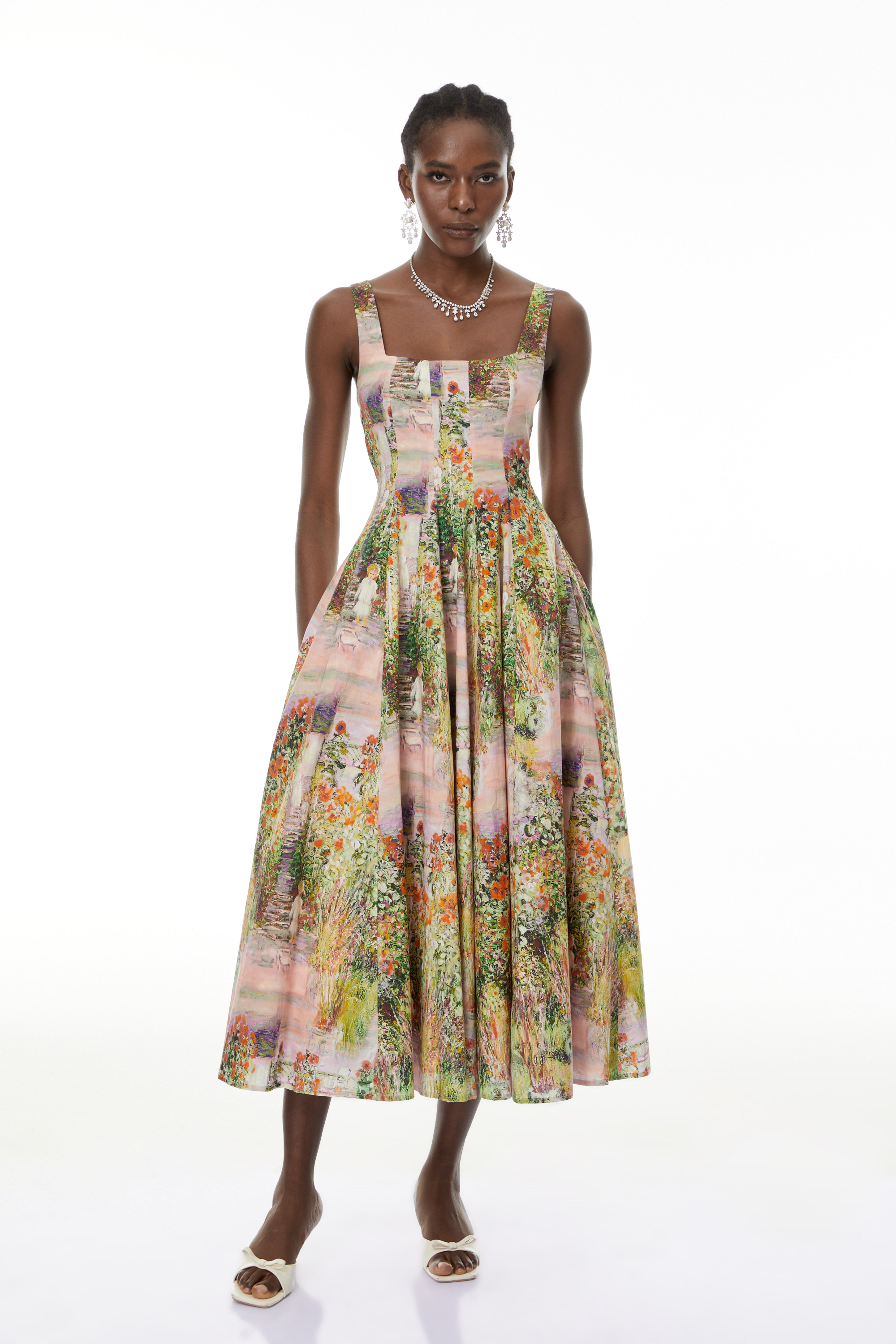 فستان ميدي واسع بأزهار وردية من Adelheid