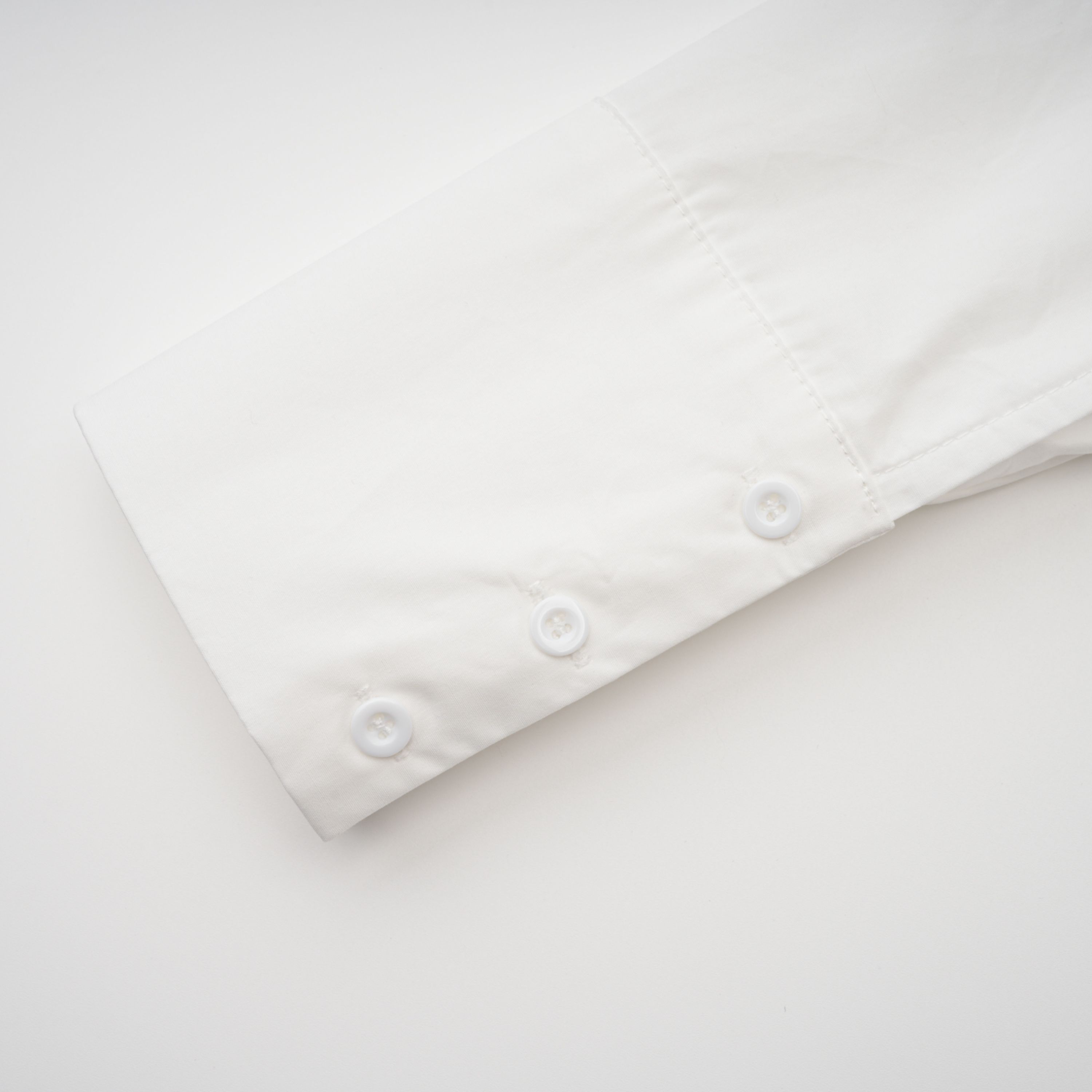 طقم قميص وتنورة كاترينا أبيض مزركش