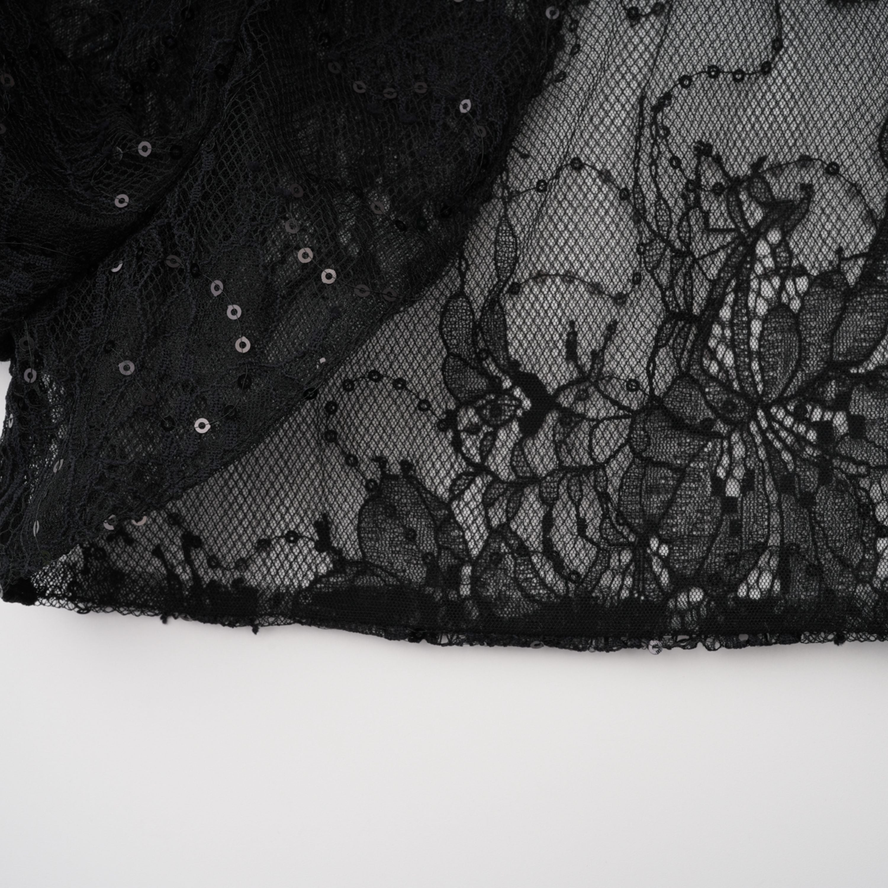 فستان طويل من الدانتيل مع مشد من Celina