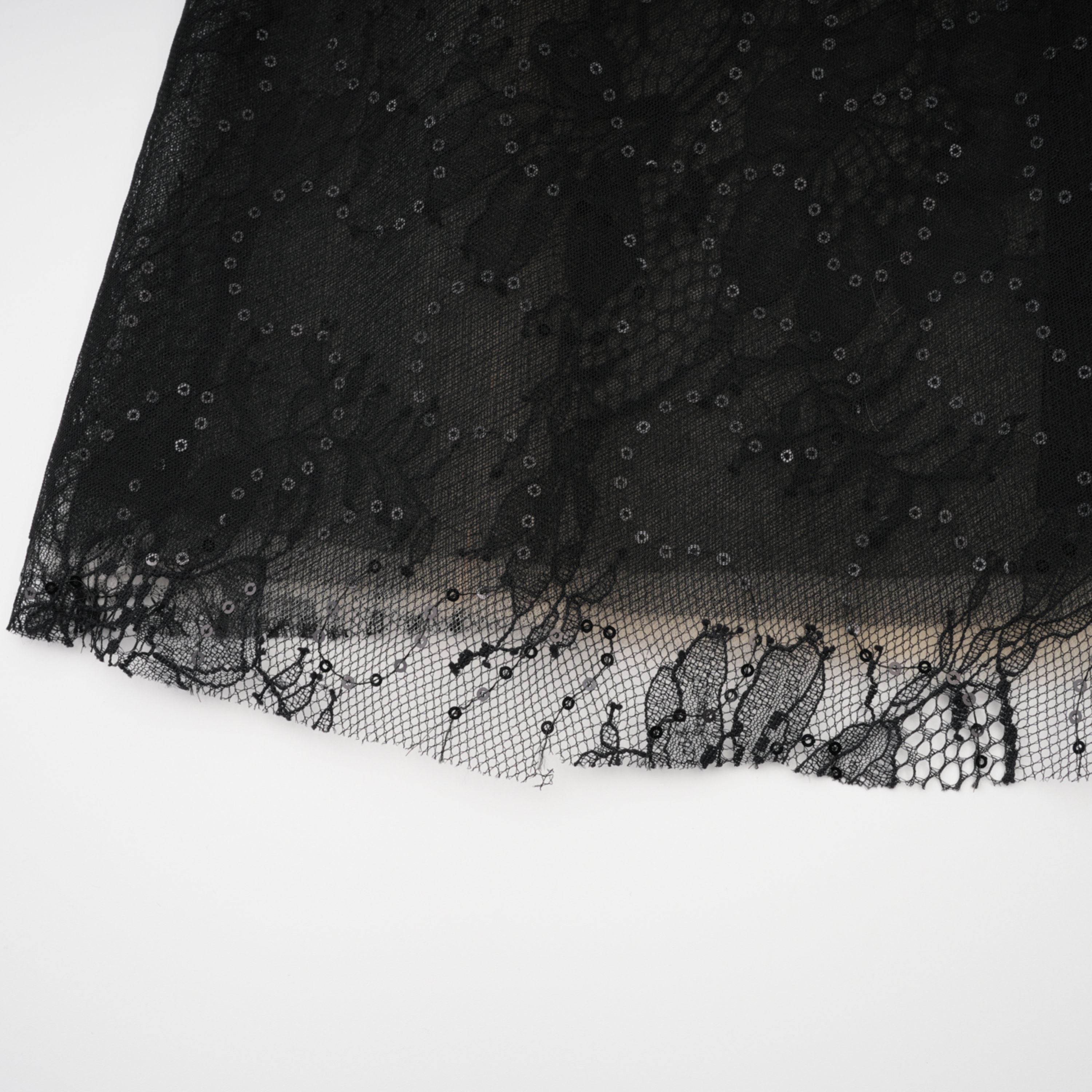 فستان طويل من الدانتيل مع مشد من Celina