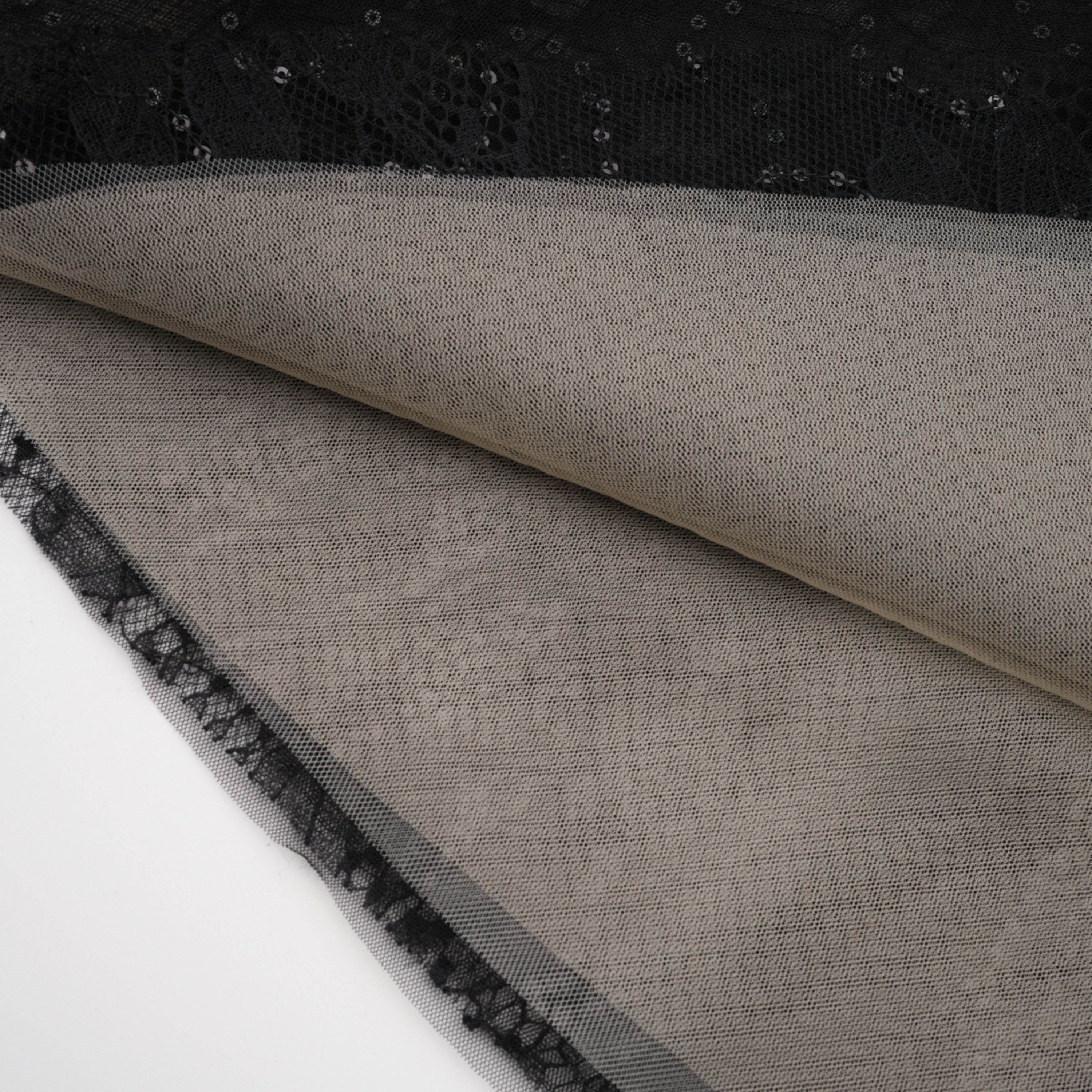 فستان طويل من الدانتيل مع مشد من Celina