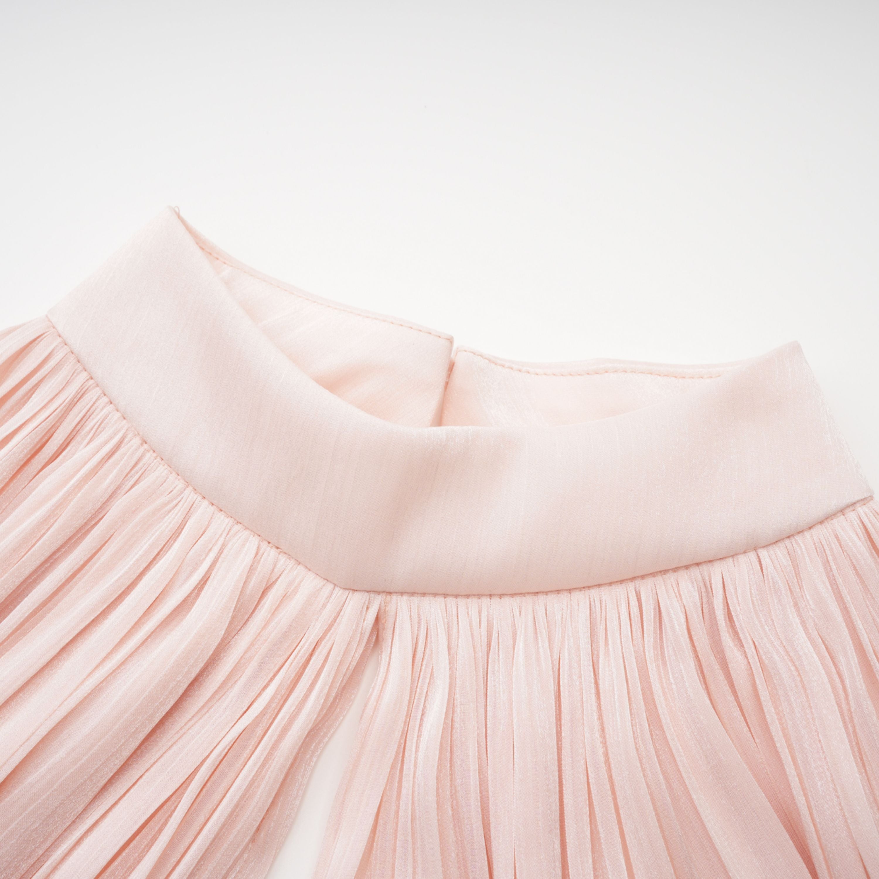 طقم رداء ورداء لامع باللون الوردي من Bernice