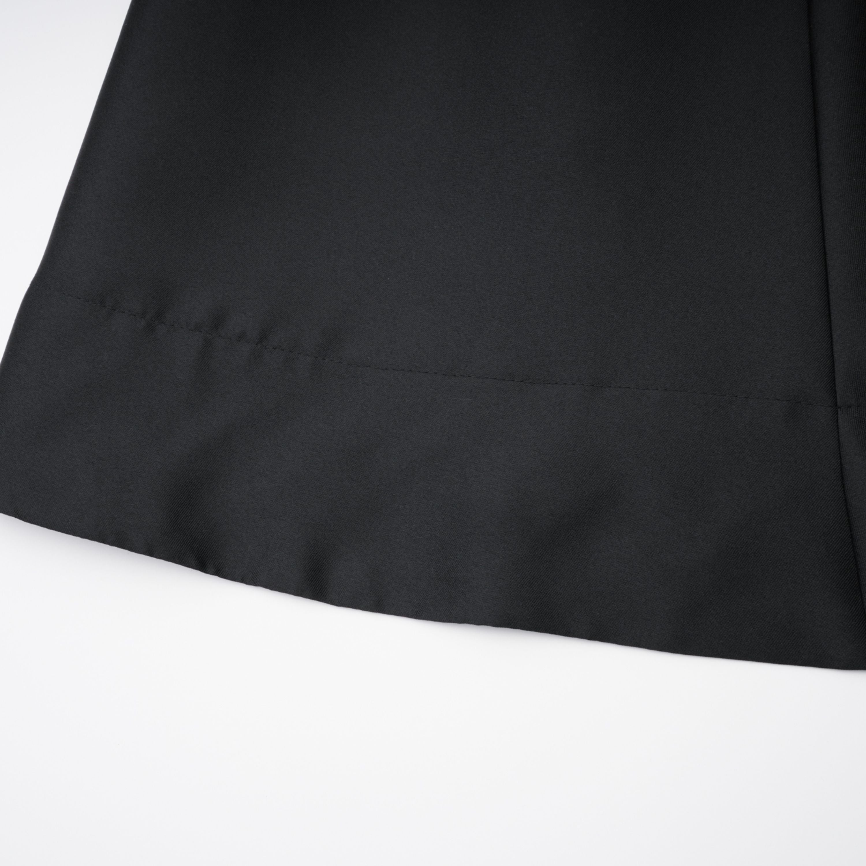 فستان ميدي من التويد برقبة عالية من Lorelei Black