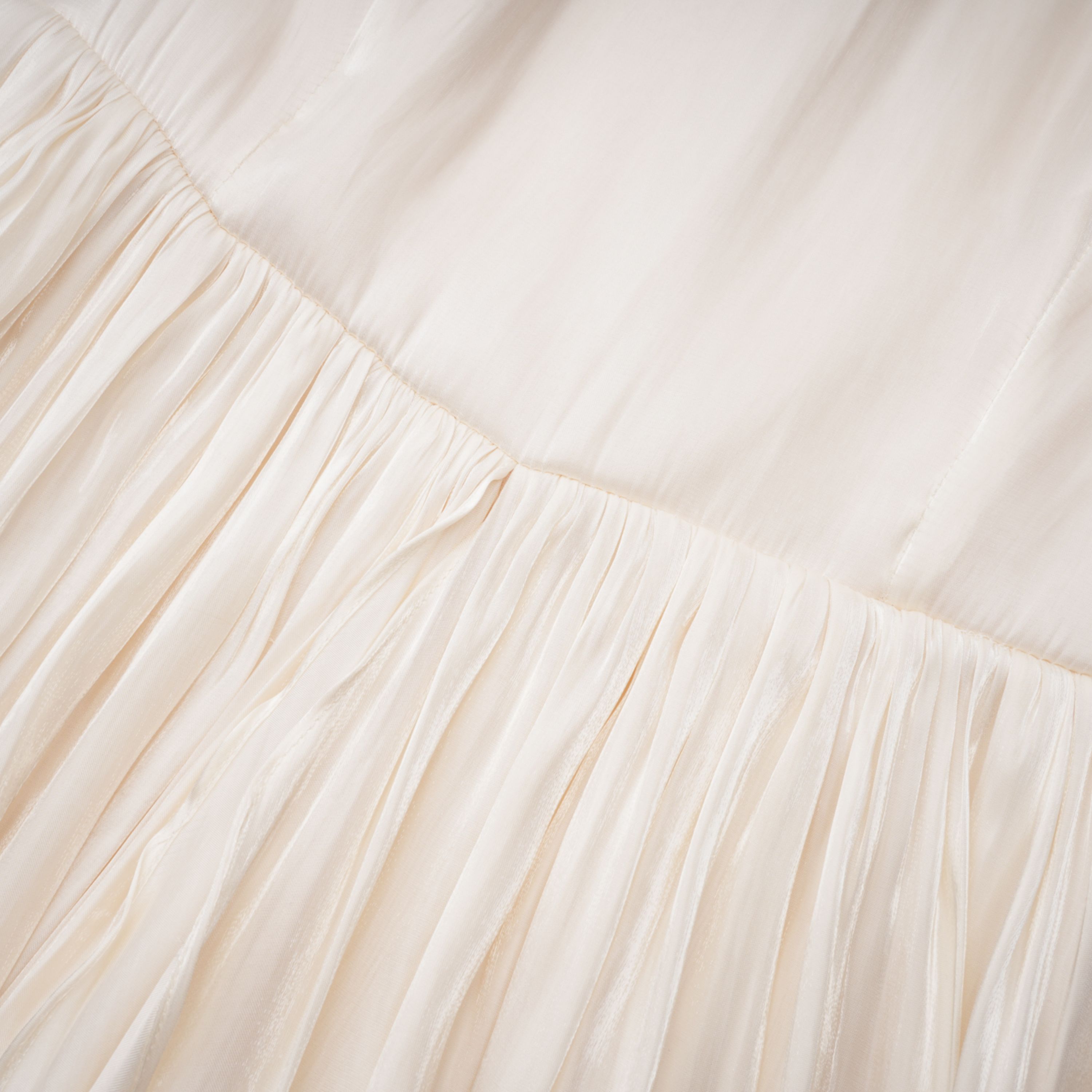 فستان ماكسي طويل بكتفين مكشوفين وكتفين مكشوفين وكتفين مكشوفين وكتفين مكشوفين وكتفين مكشوفين وكتفين مكش