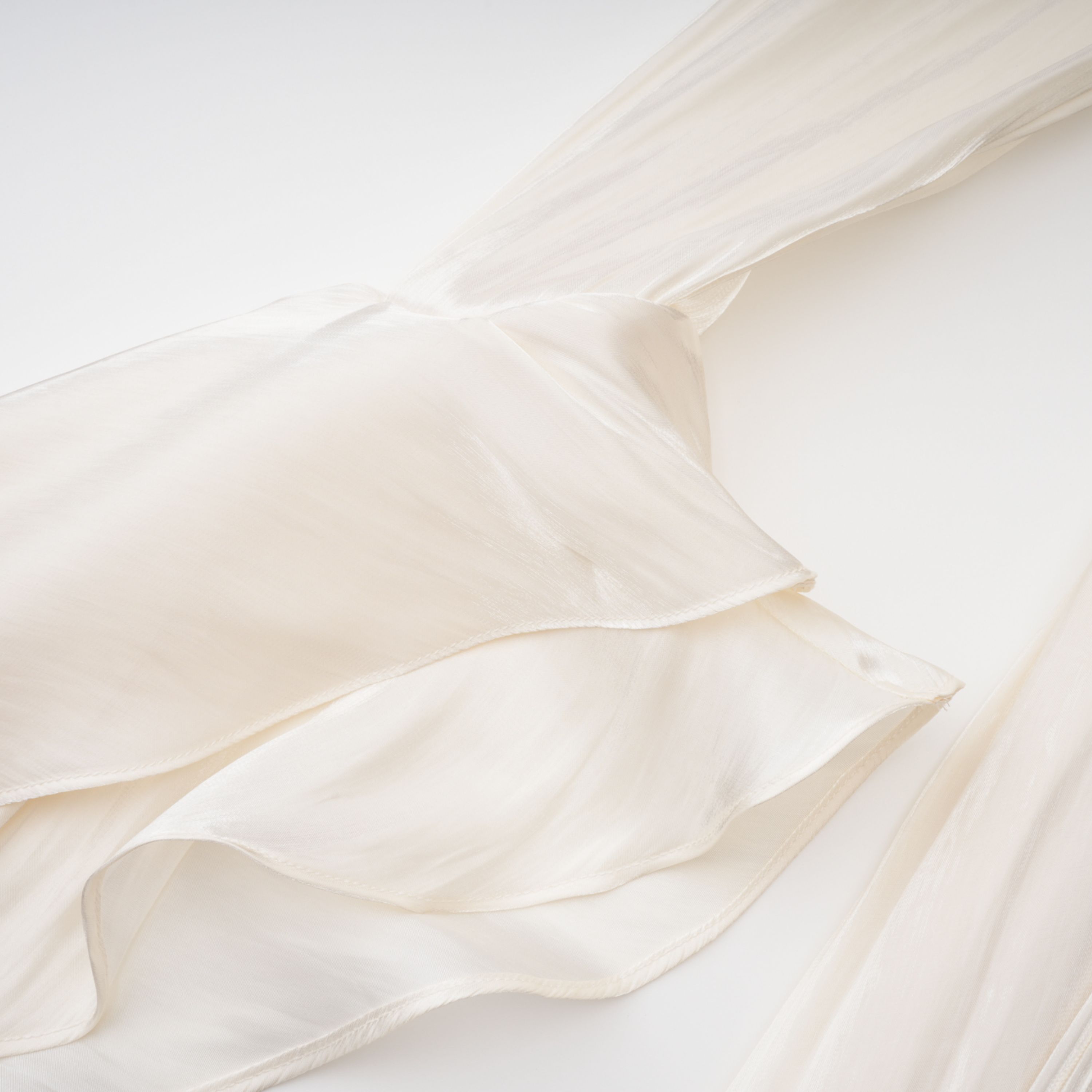 فستان ماكسي طويل بكتفين مكشوفين وكتفين مكشوفين وكتفين مكشوفين وكتفين مكشوفين وكتفين مكشوفين وكتفين مكش