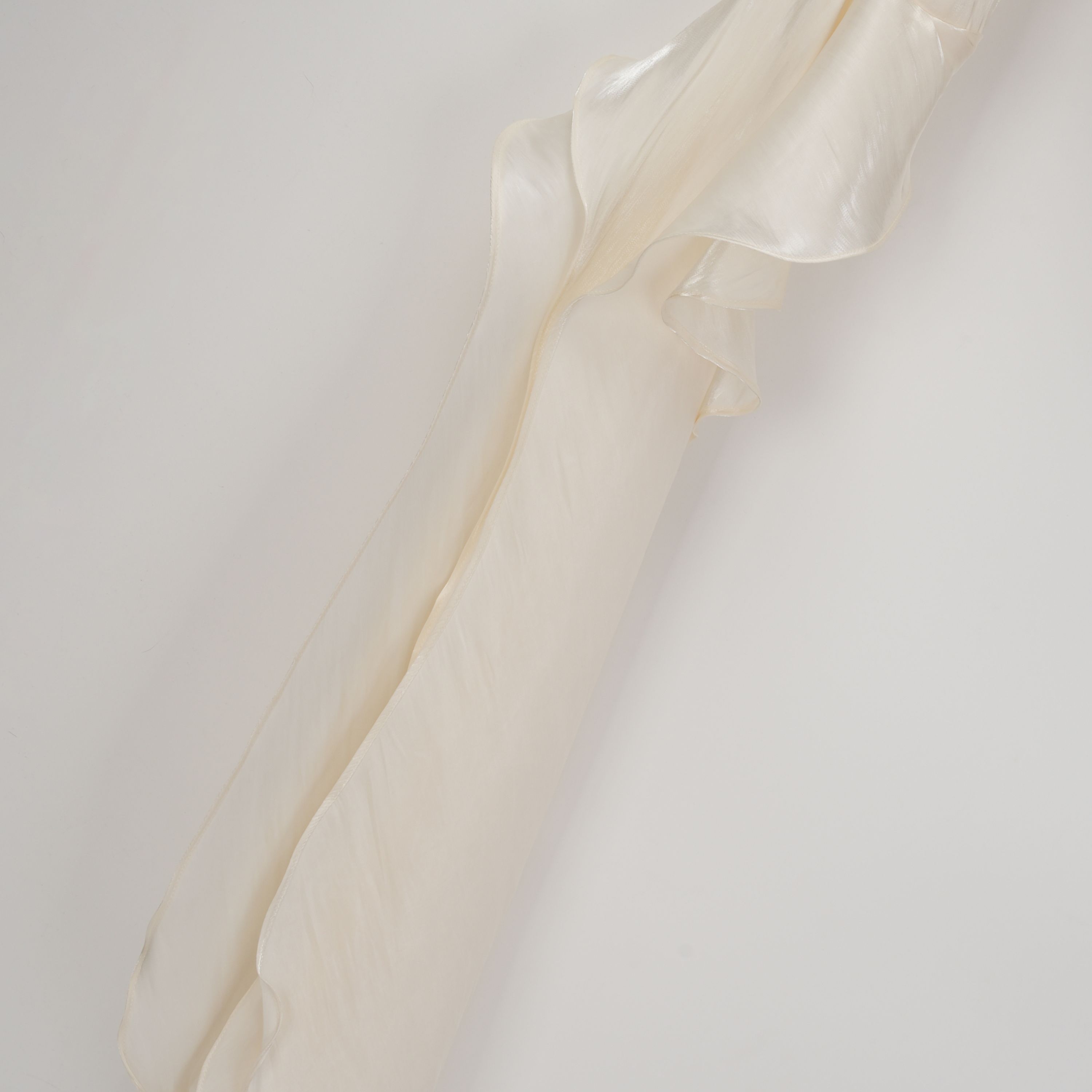 فستان ماكسي طويل بكتفين مكشوفين وكتفين مكشوفين وكتفين مكشوفين وكتفين مكشوفين وكتفين مكشوفين وكتفين مكش