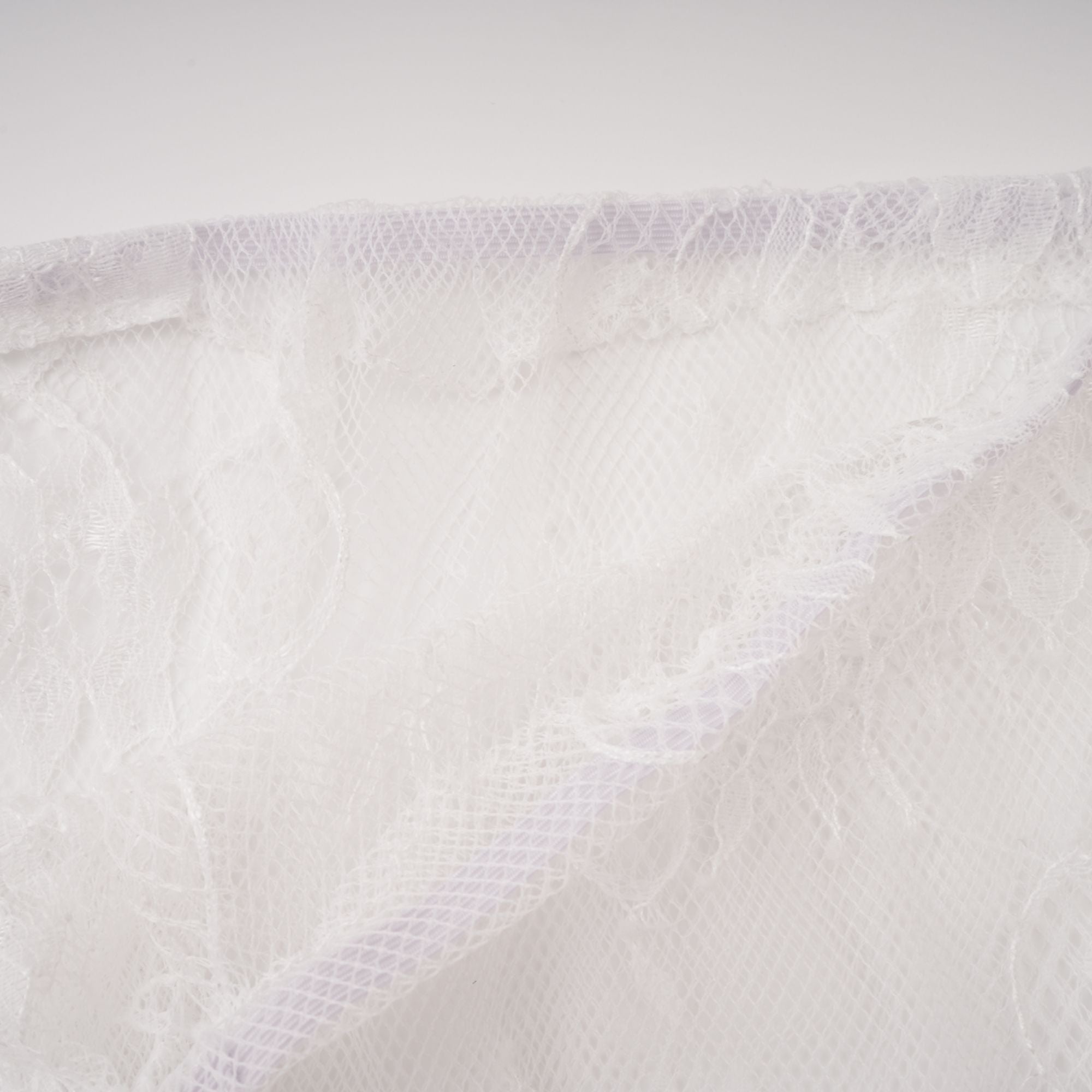 طقم سترة و تنورة من الدانتيل