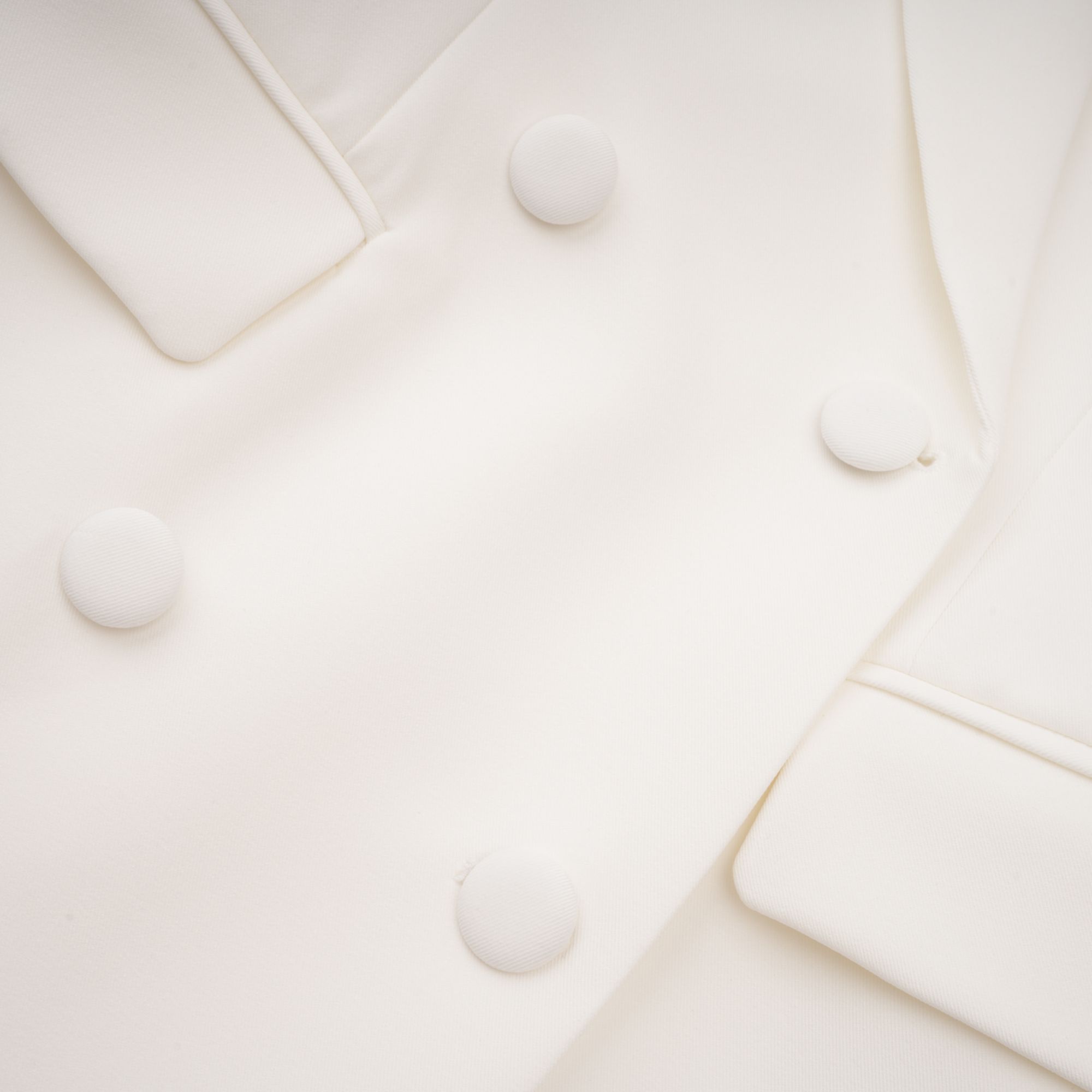 طقم سترة و تنورة من الدانتيل