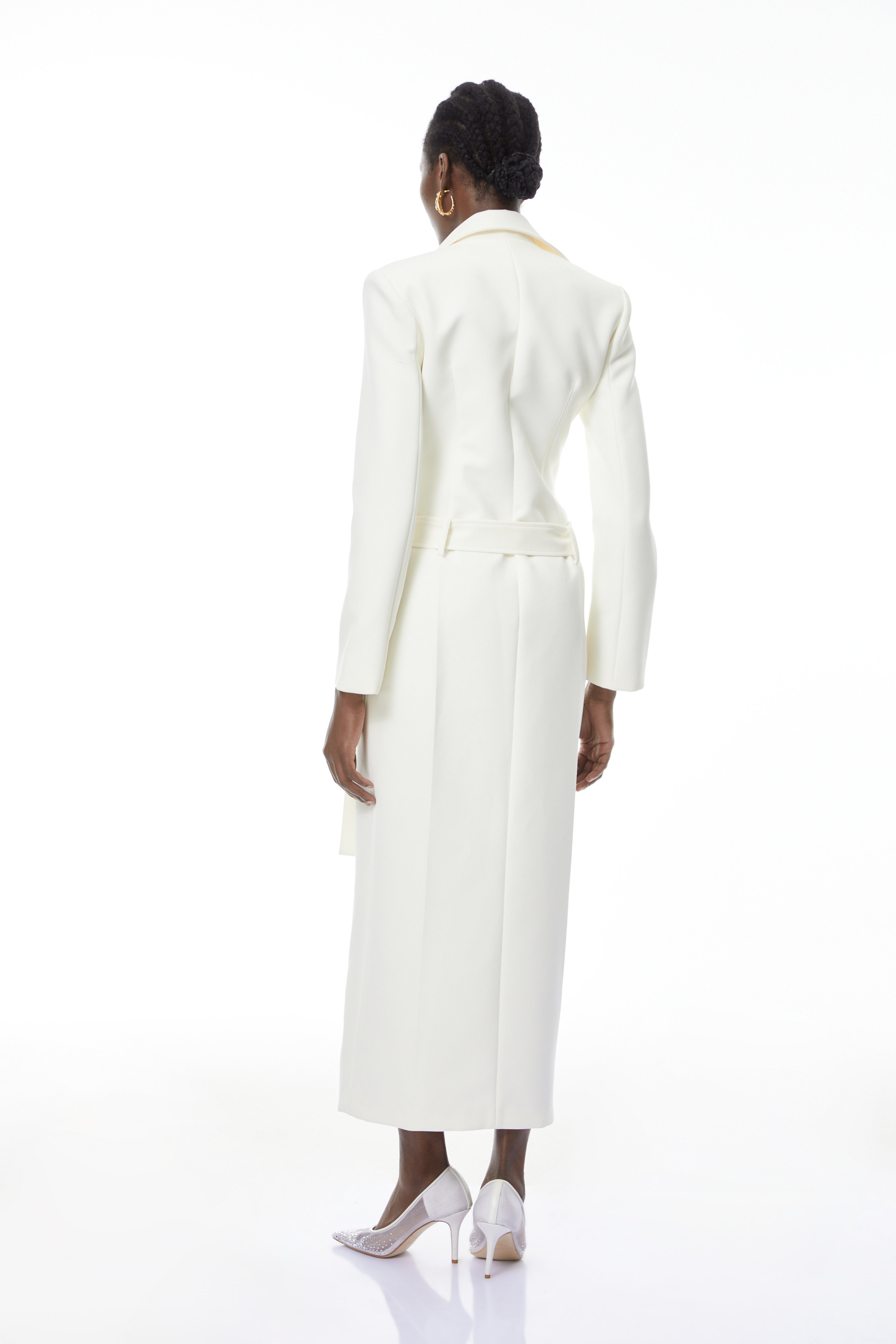 معطف طويل مزين باللون البني الفاتح