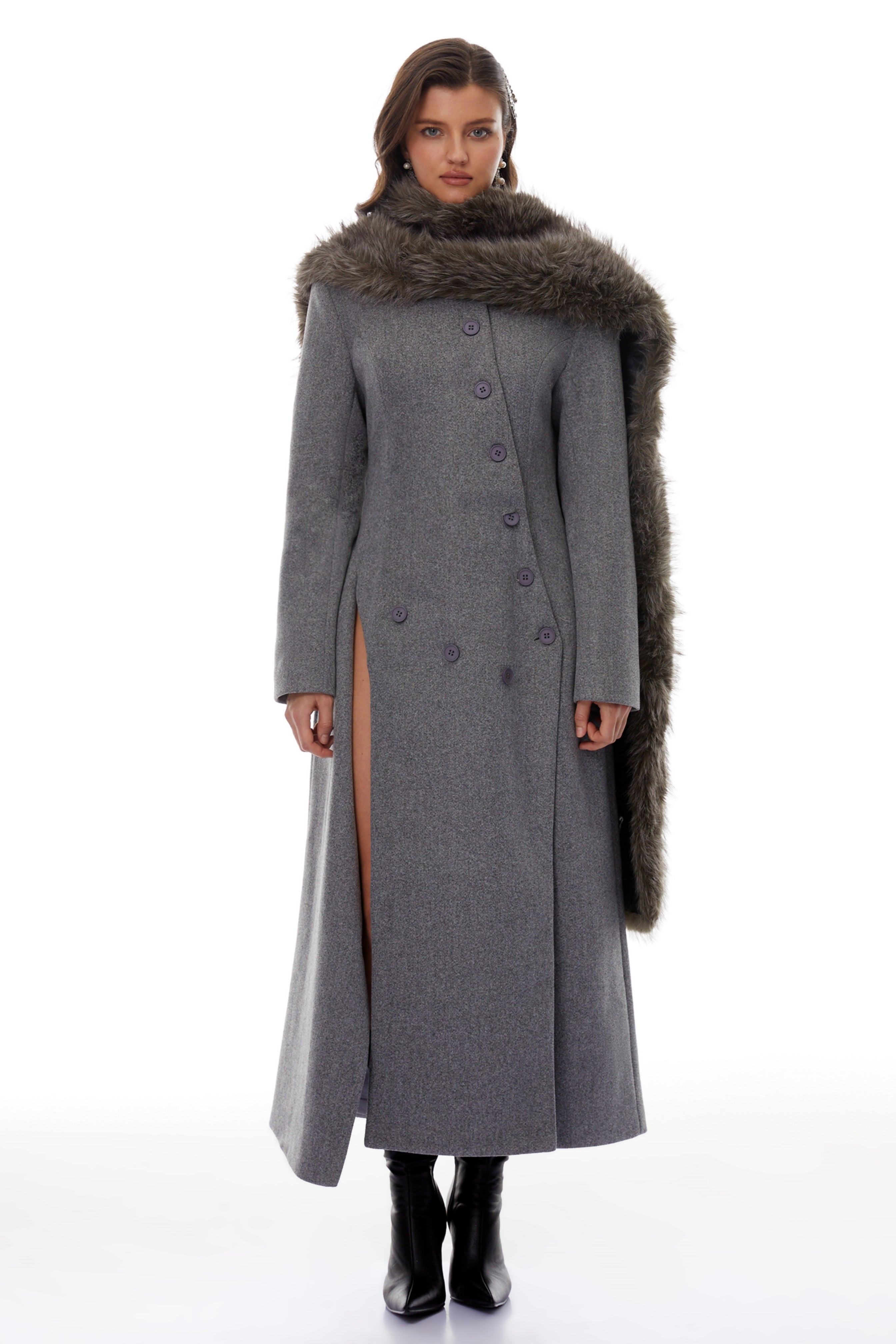 فستان طويل غير متماثل من التويد باللون الرمادي من Izan Grey