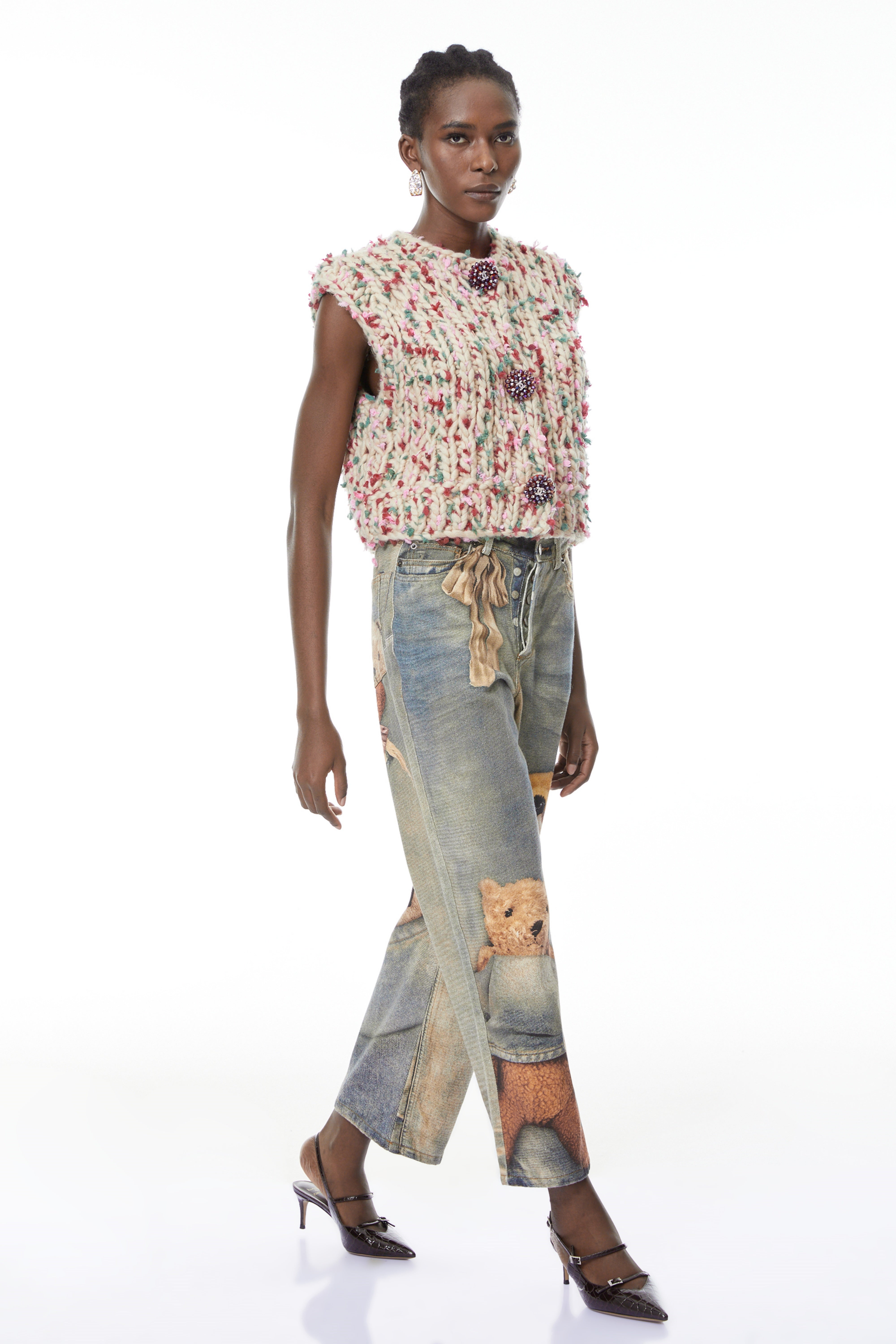 سترة صوفية مزينة بنقوش زهور محايدة من ميليساند