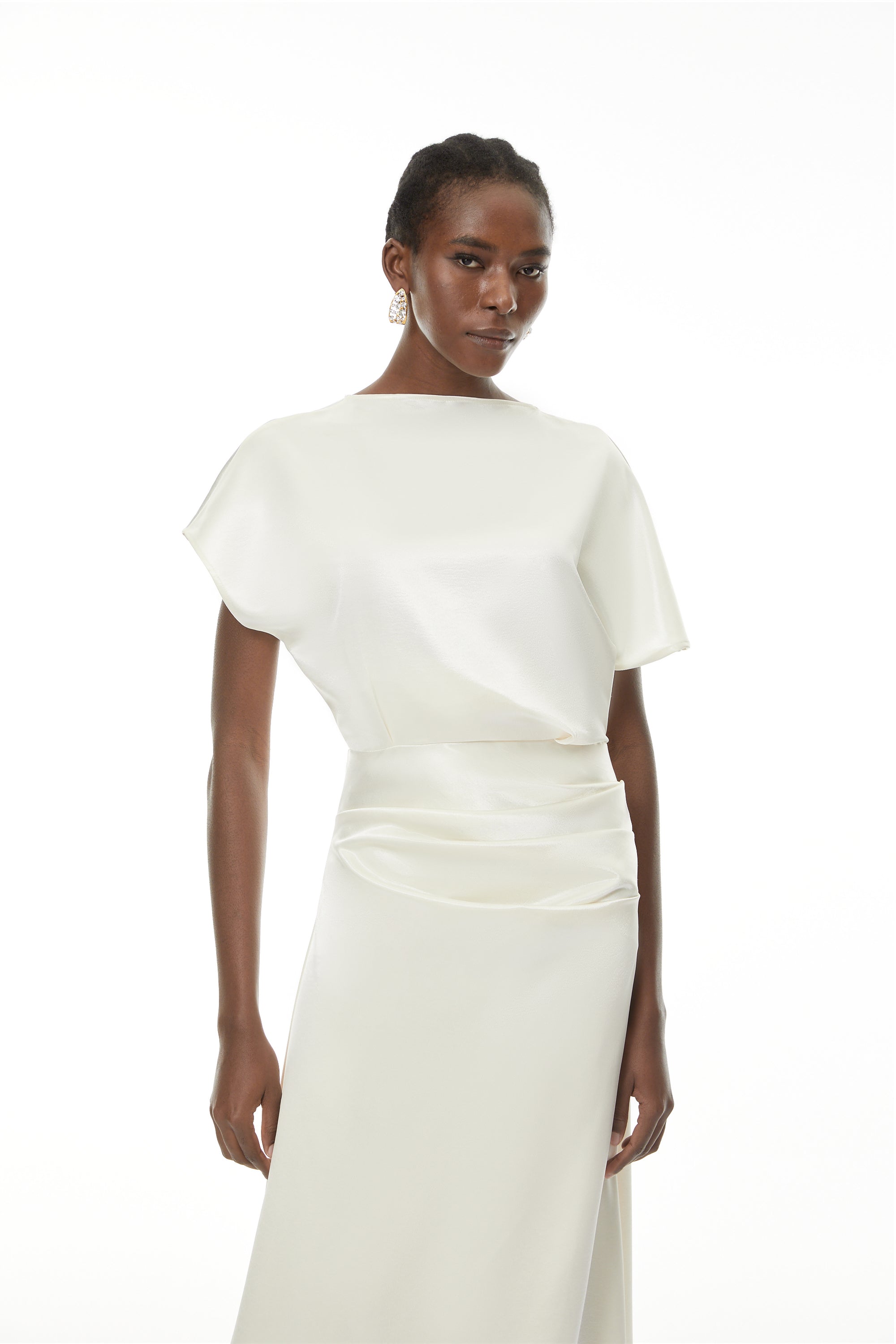 فستان طويل غير متماثل لامع من Zuzanna White