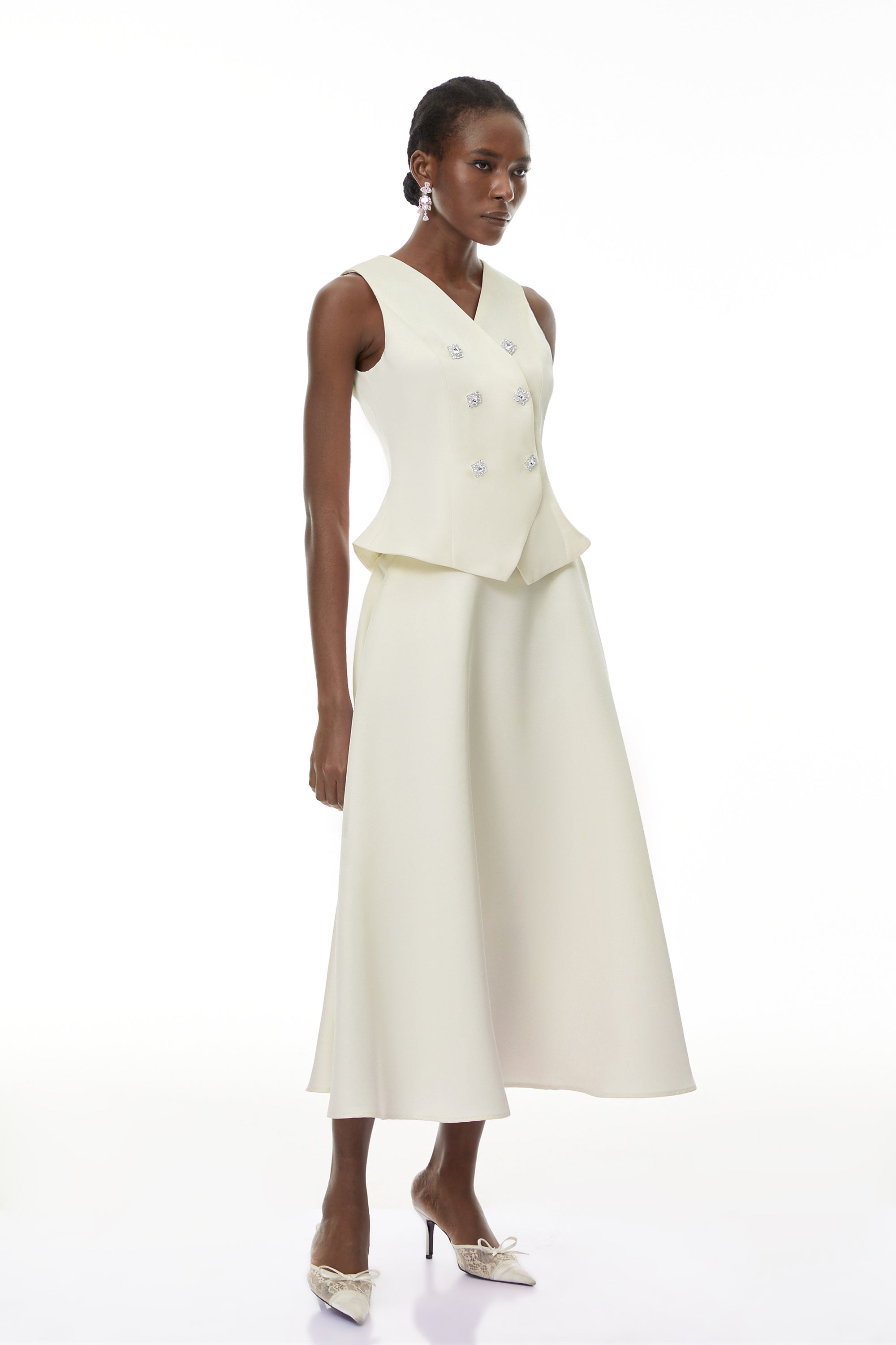 طقم بلوزة وتنورة مزينة باللون المحايد من Wilhelmine