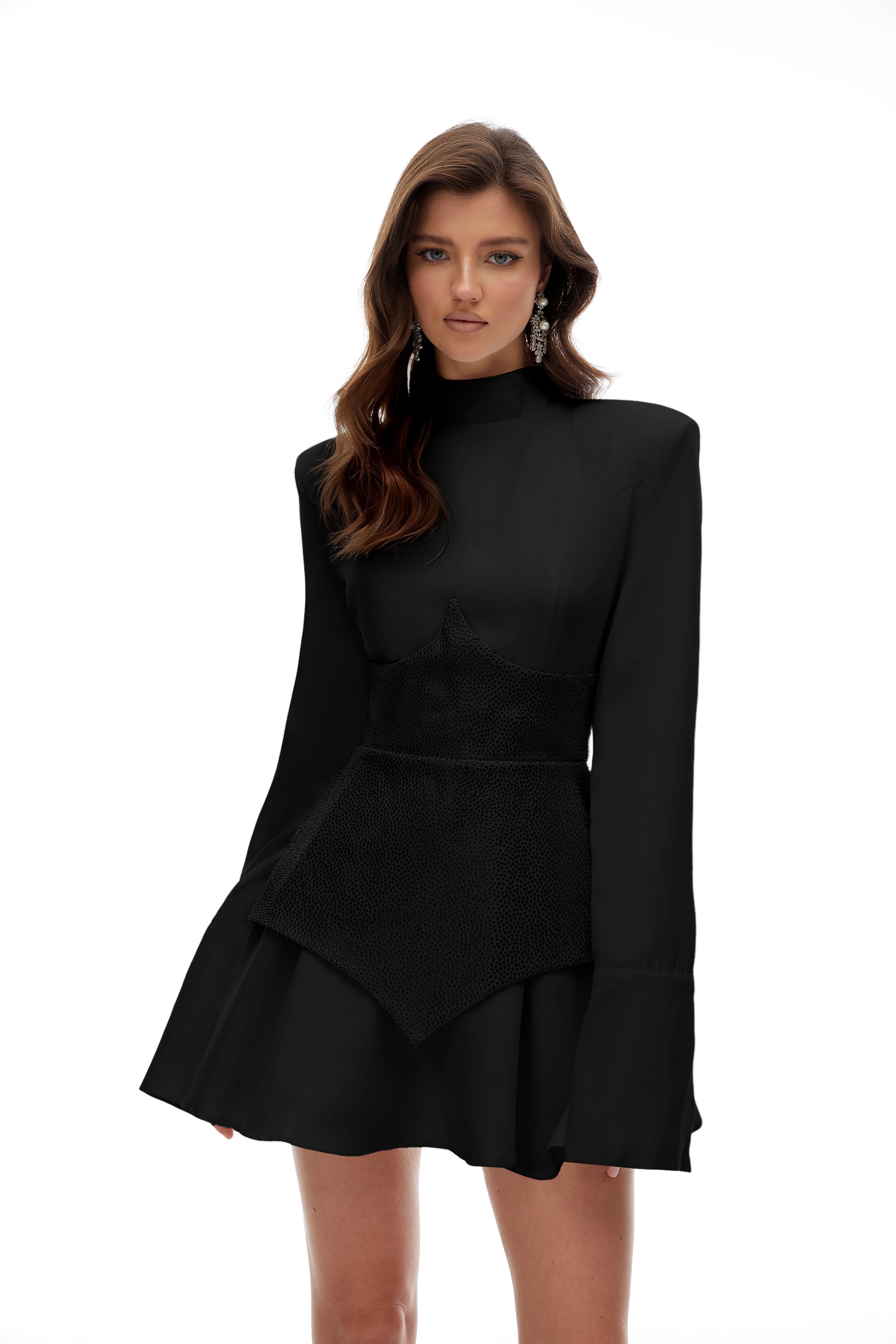 فستان قصير مزين بأحجار الراين السوداء من فيرونيكا