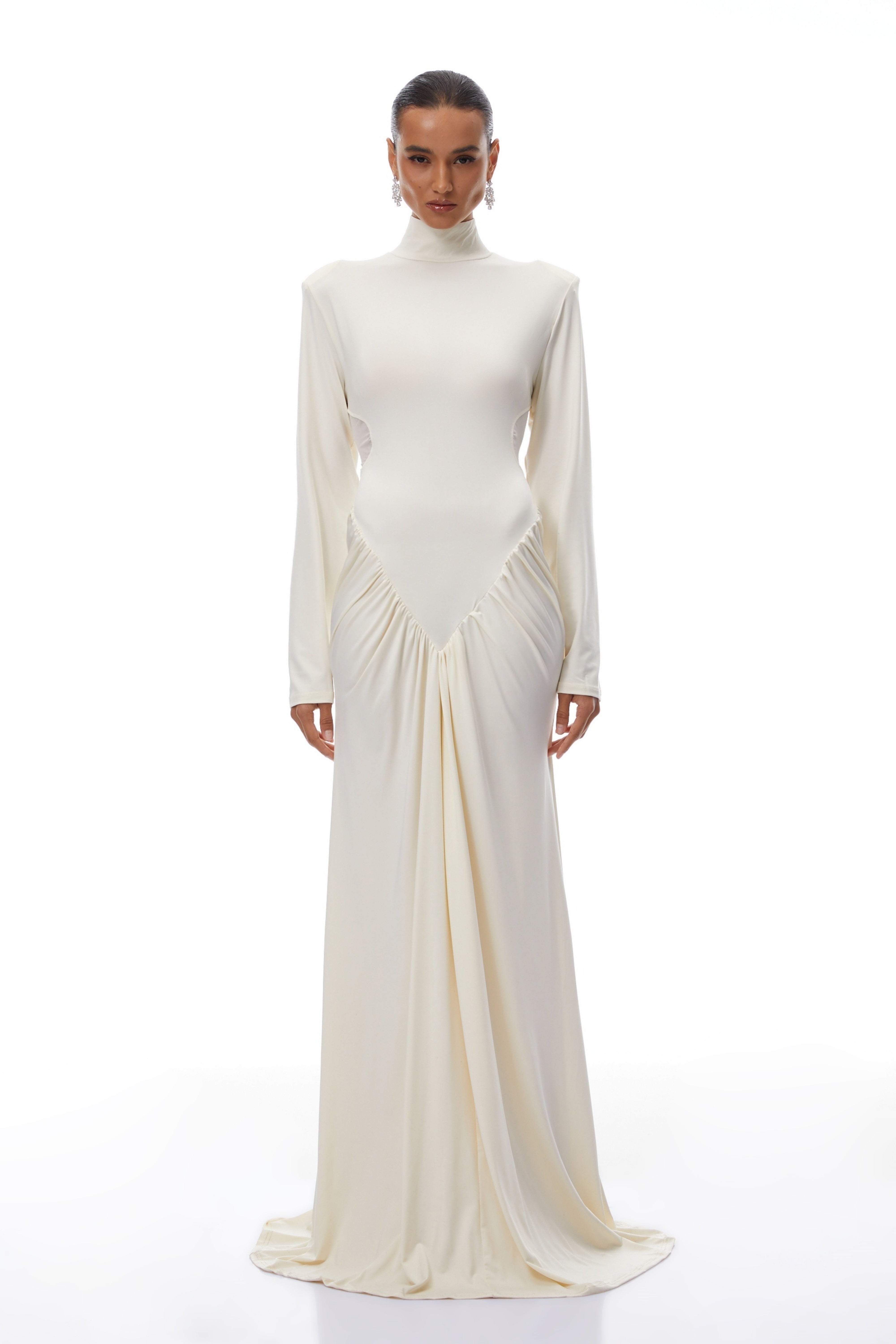 فستان طويل مزين بزخارف من هارييت وايت