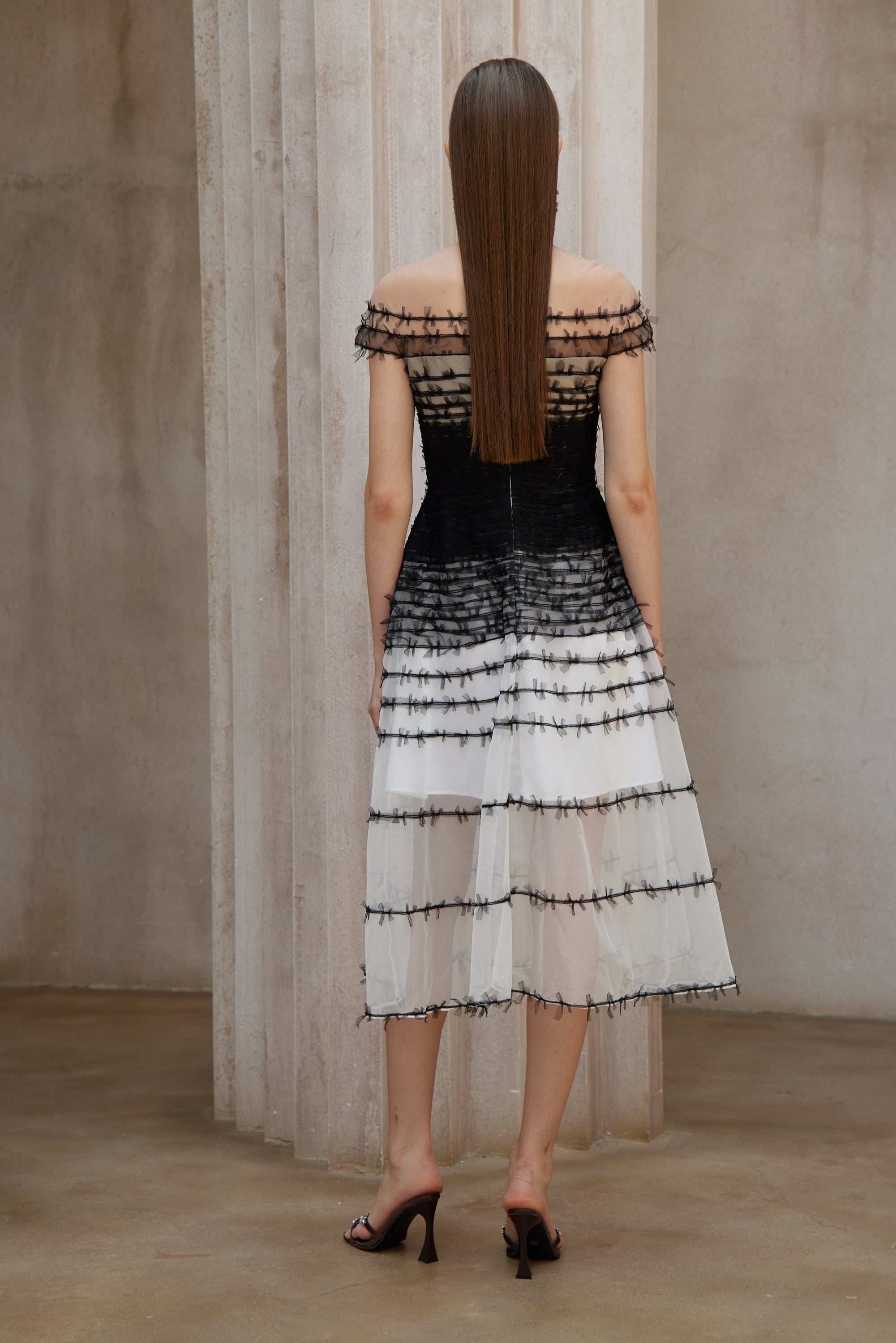 فستان ميدي من التول بألوان متباينة من Eléonore