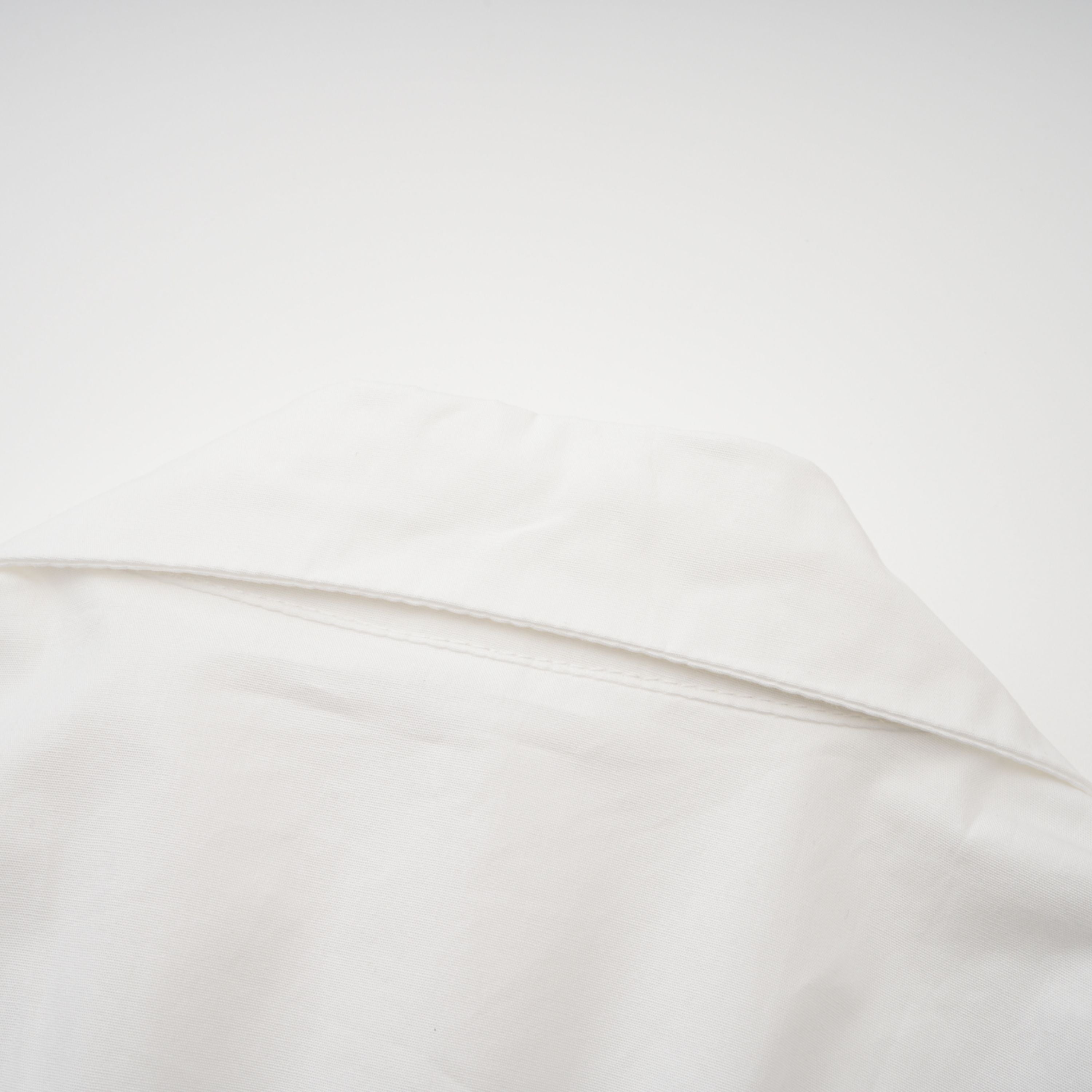 طقم قميص وتنورة كاترينا أبيض مزركش