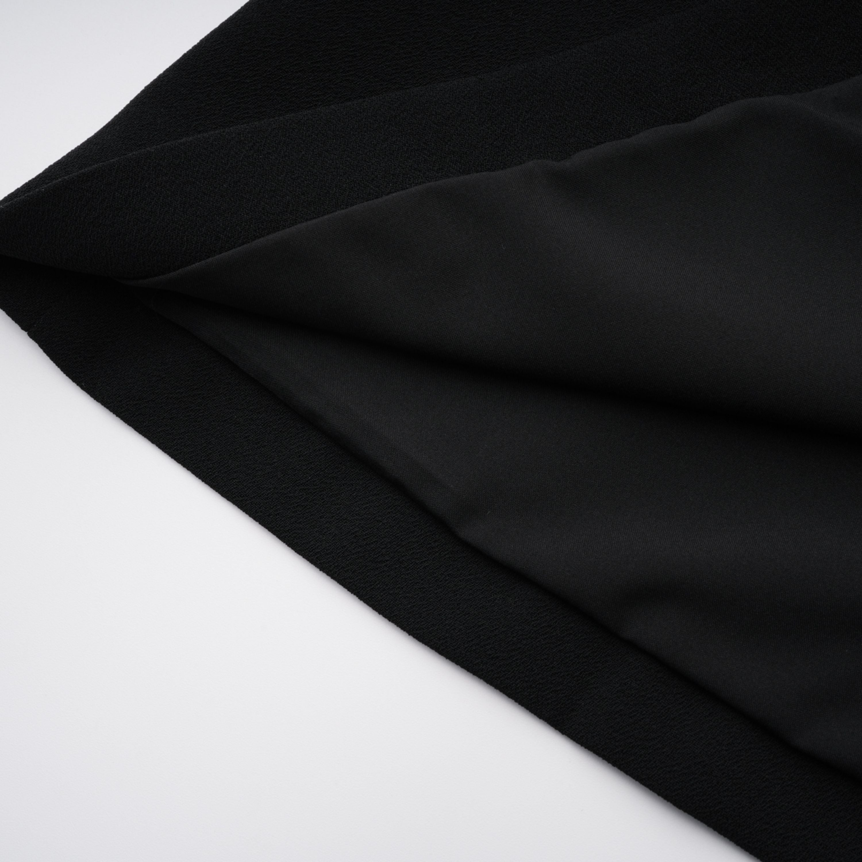 فستان طويل واسع مزين باللون الأسود من Oona