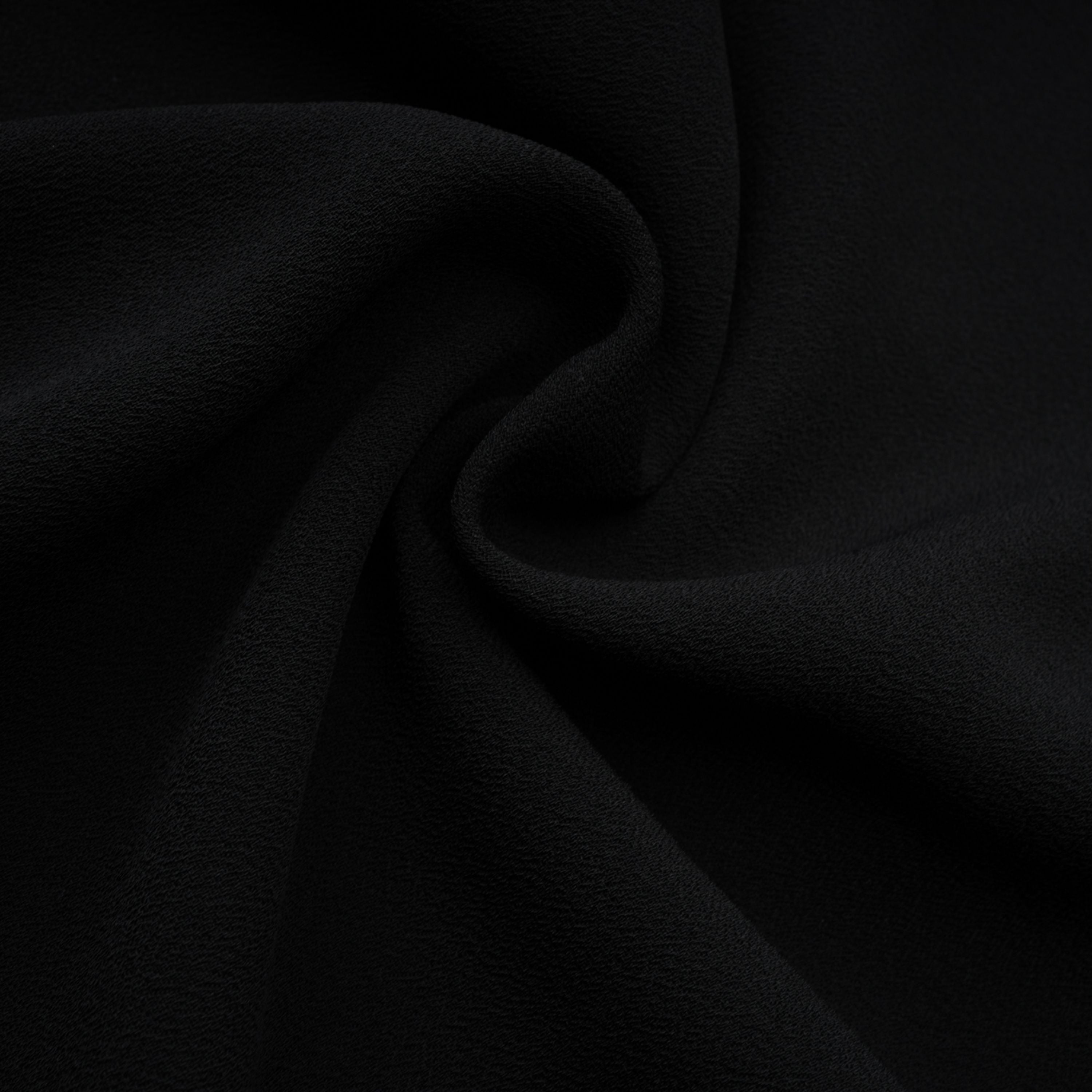 فستان طويل واسع مزين باللون الأسود من Oona