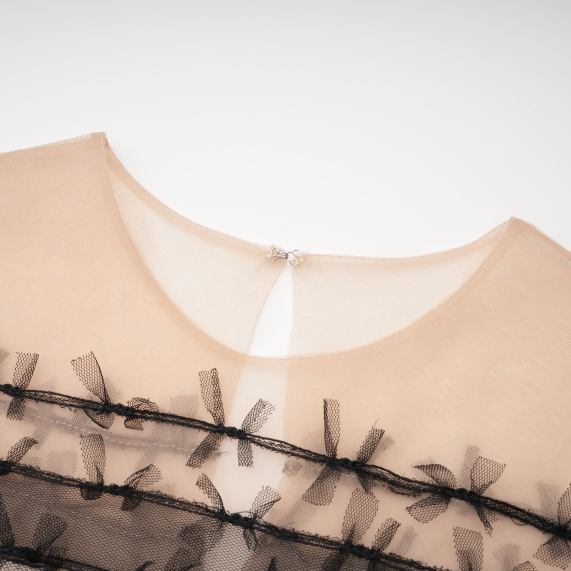 فستان ميدي من التول بألوان متباينة من Eléonore