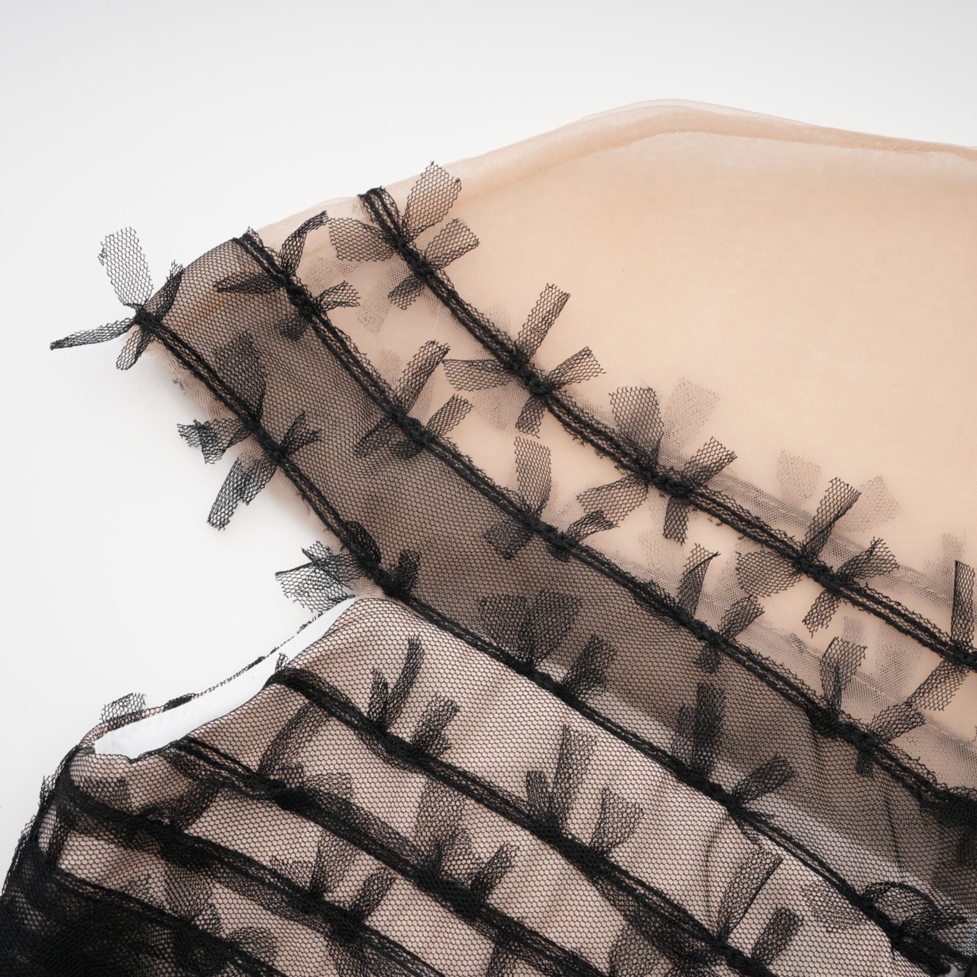 فستان ميدي من التول بألوان متباينة من Eléonore