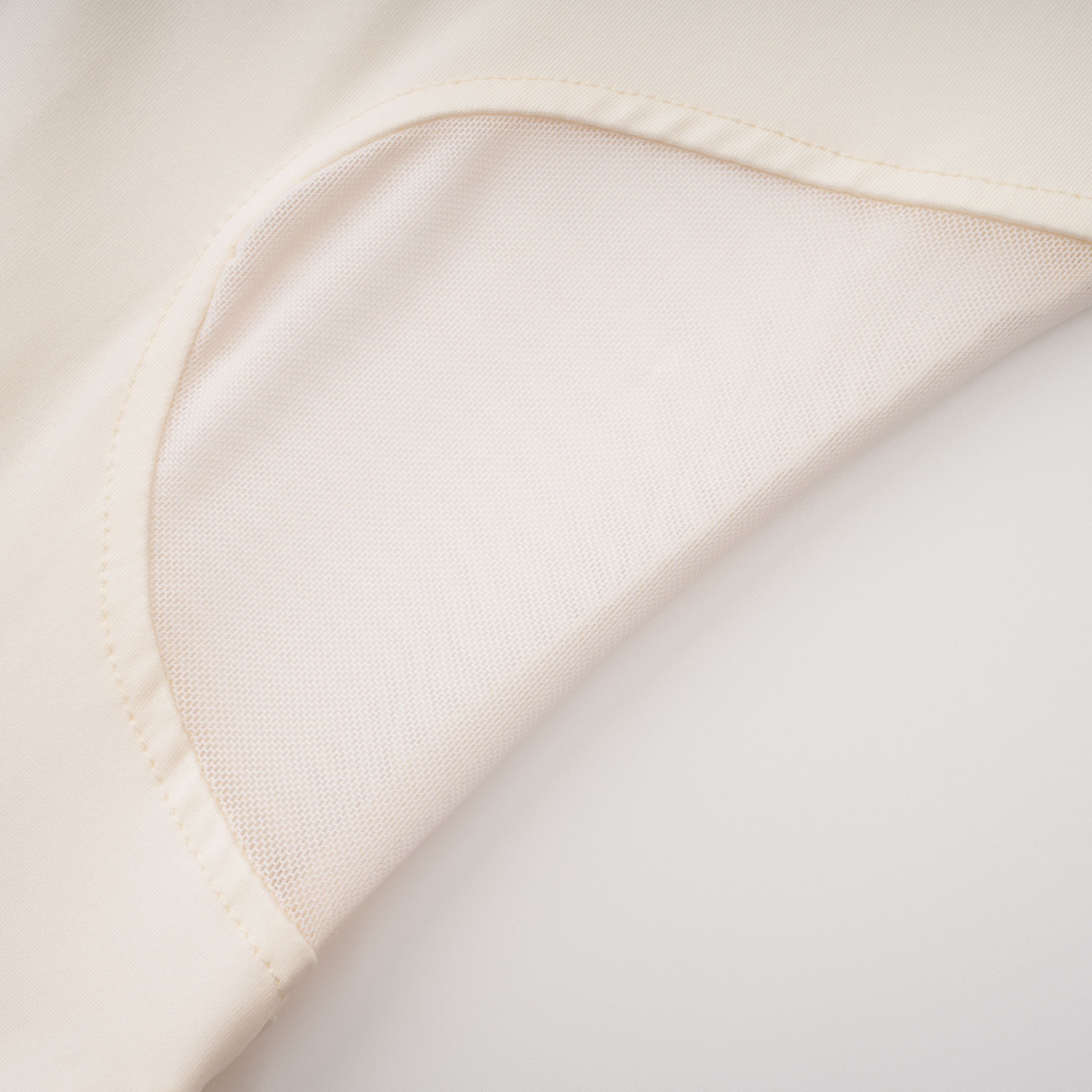 فستان طويل مزين بزخارف من هارييت وايت