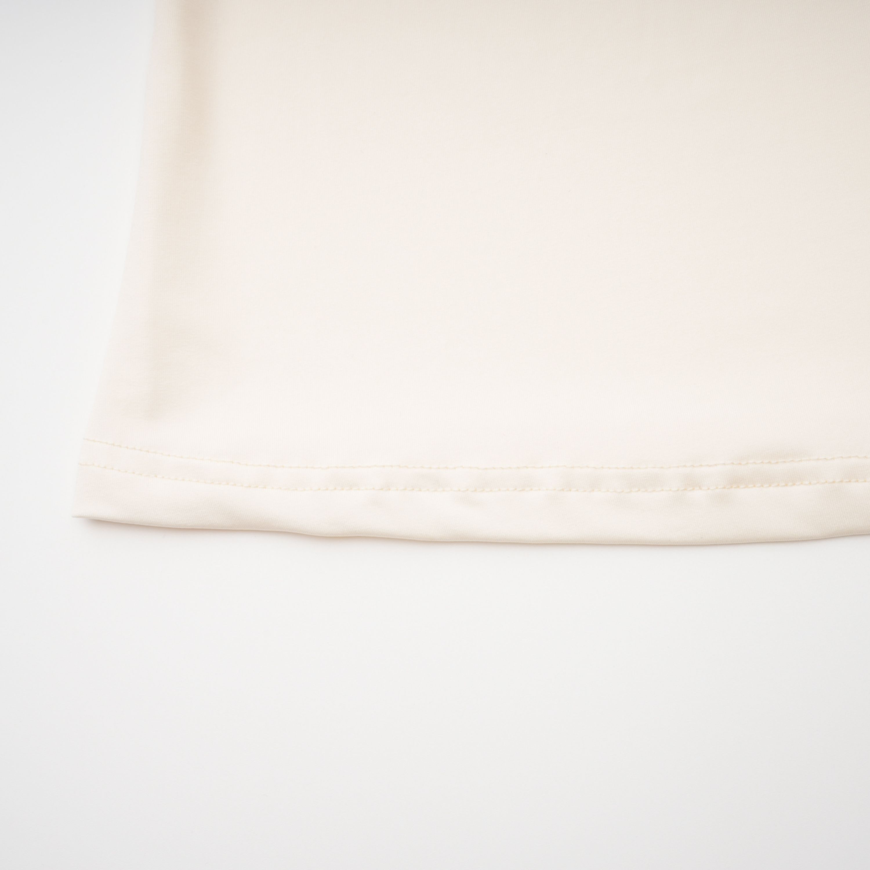 فستان طويل مزين بزخارف من هارييت وايت