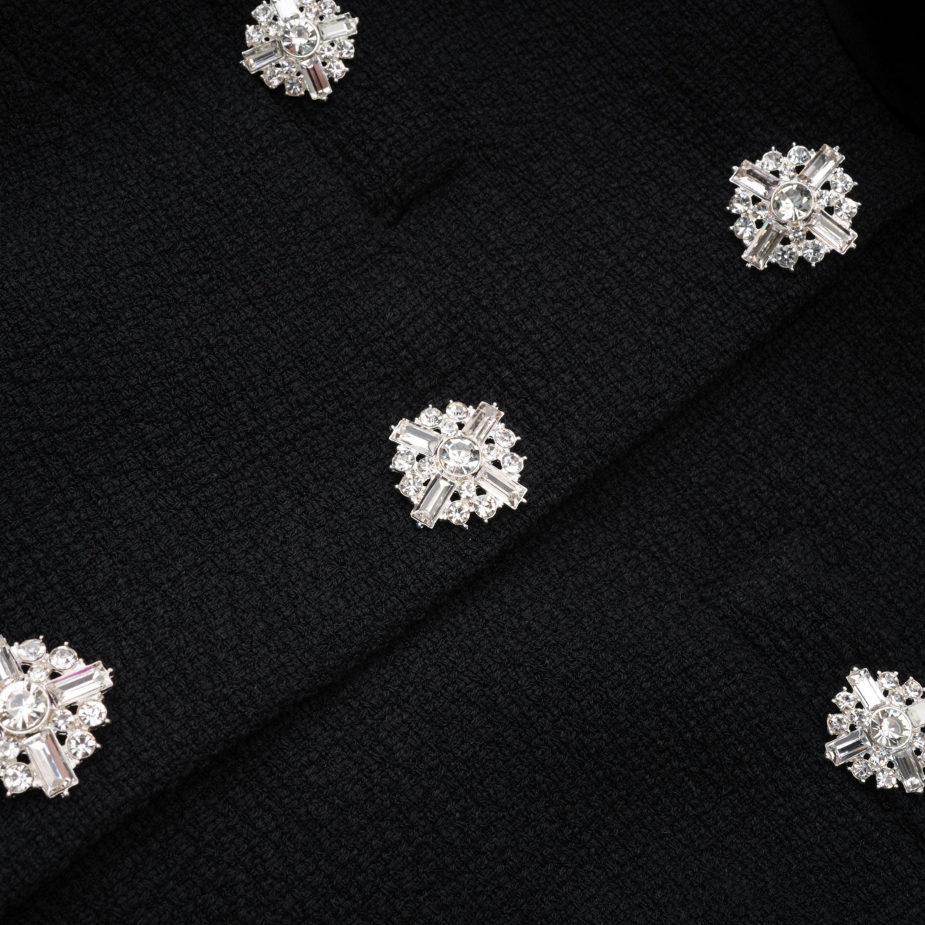 فستان ميدي من التويد برقبة عالية من Lorelei Black