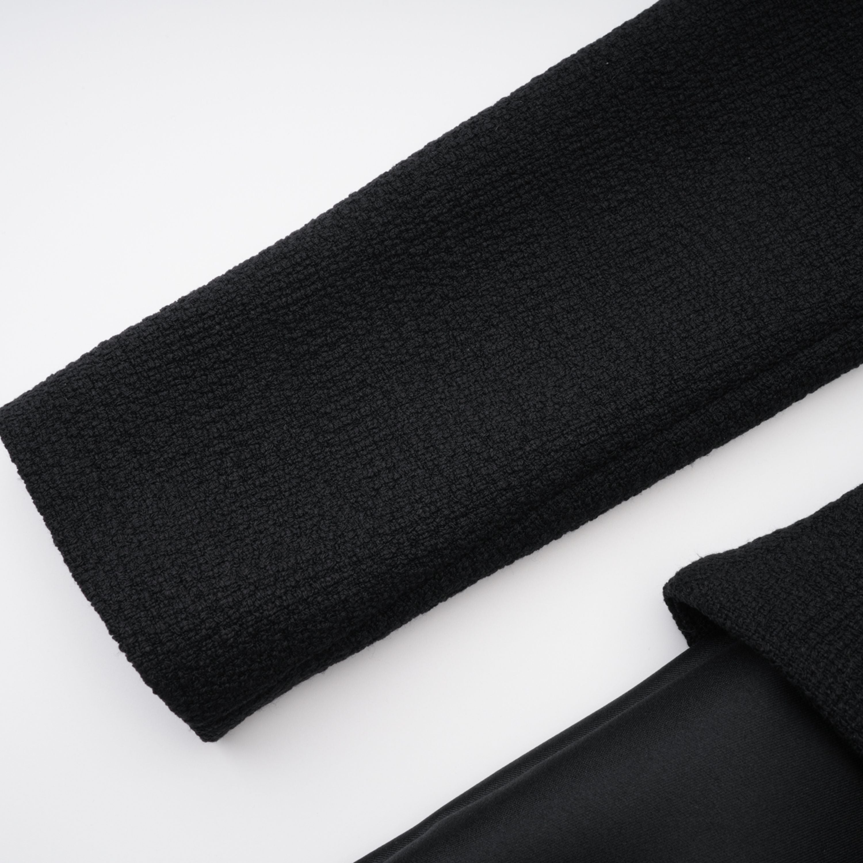 فستان ميدي من التويد برقبة عالية من Lorelei Black