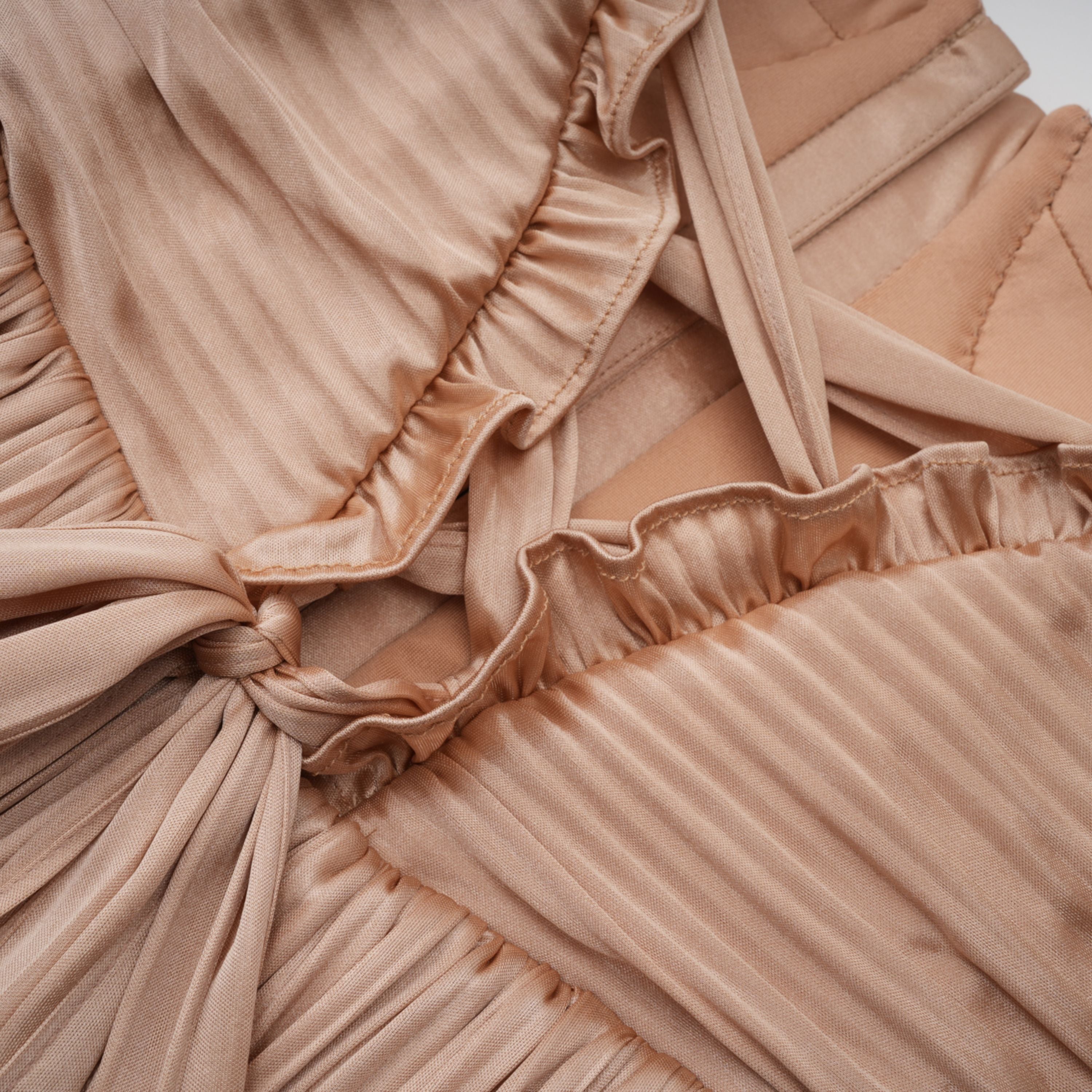 فستان ماكسي كورسيه لامع مطوي من Nicoletta Gold