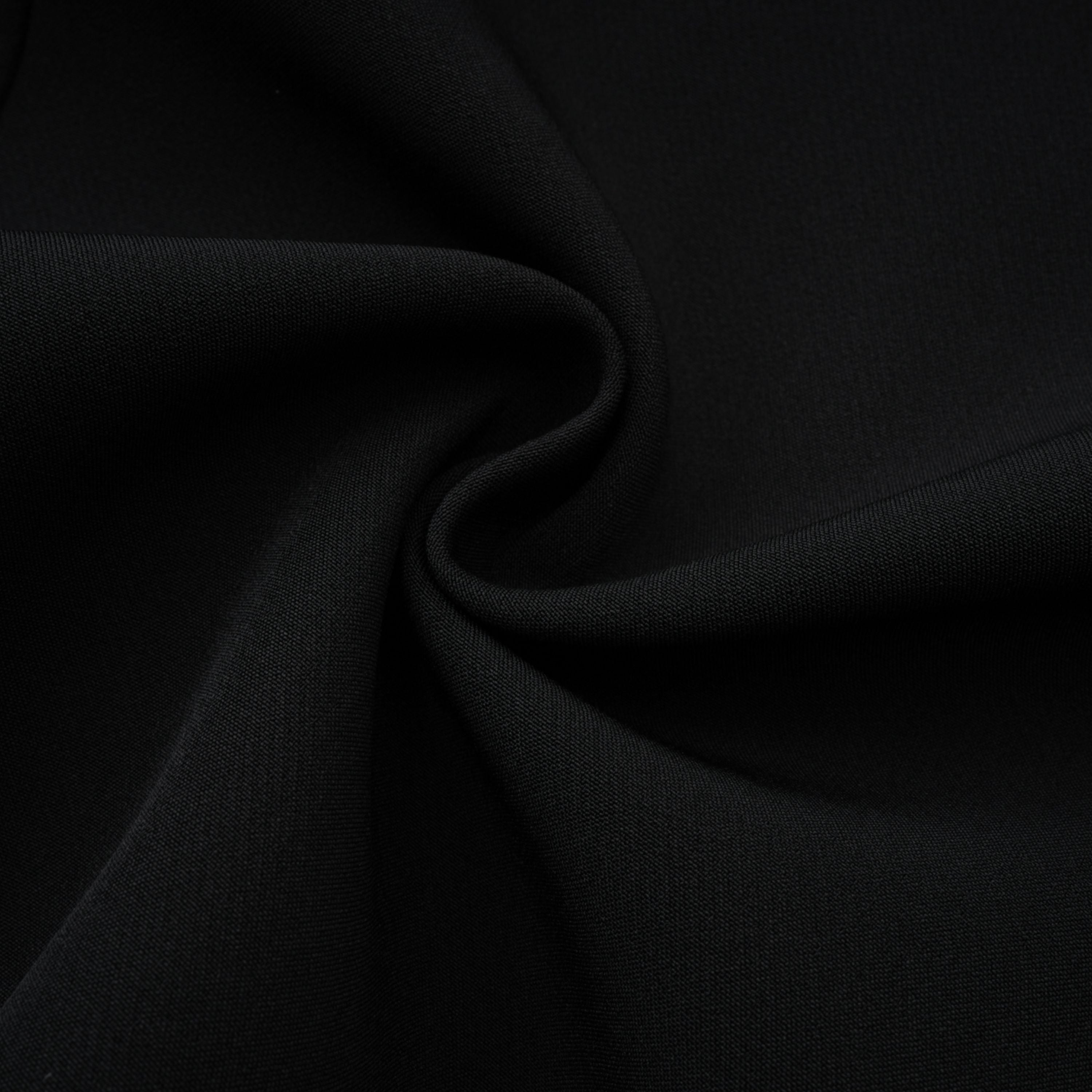 فستان طويل بأكمام من الدانتيل