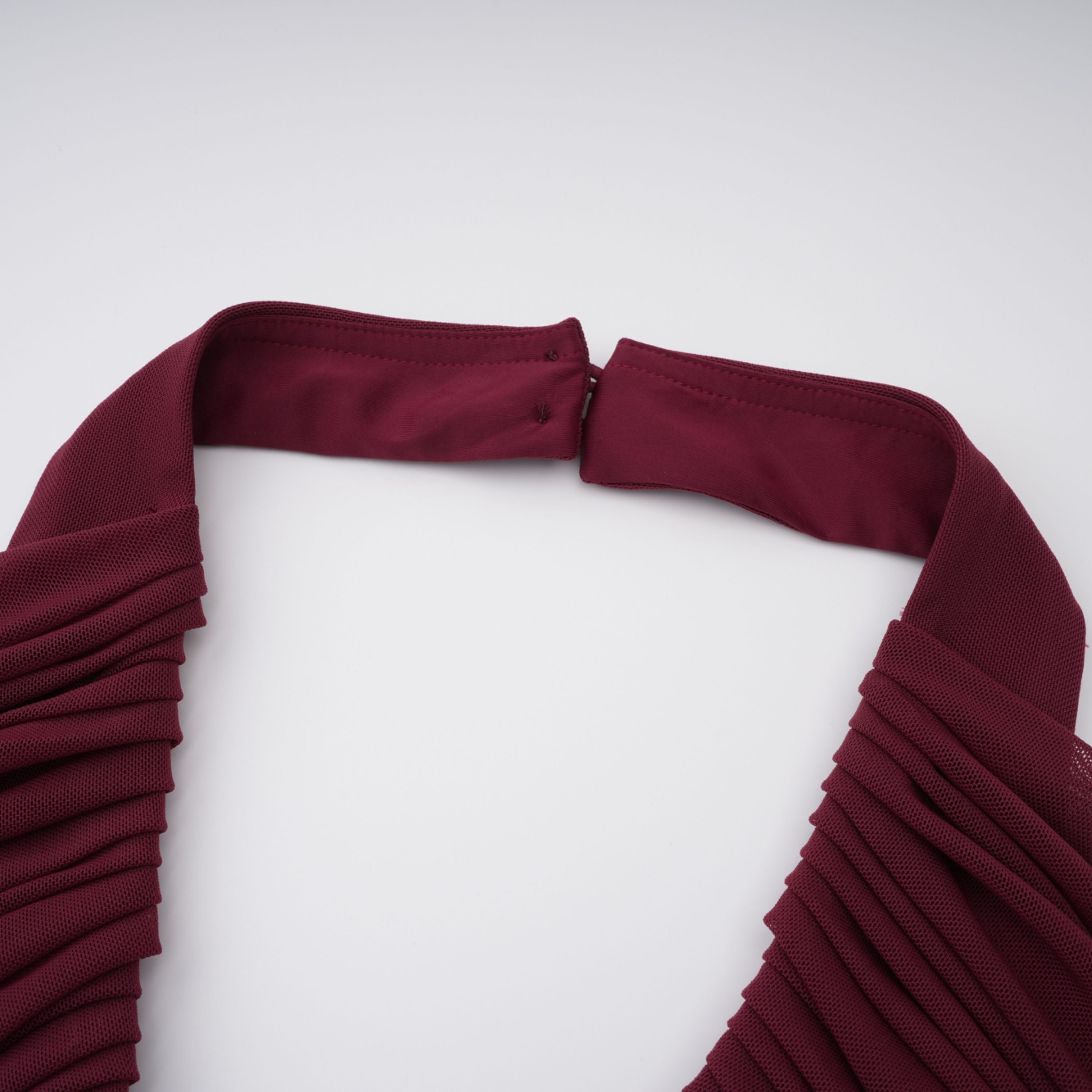 فستان ماكسي طويل بكتفين مكشوفين من Eléa Red