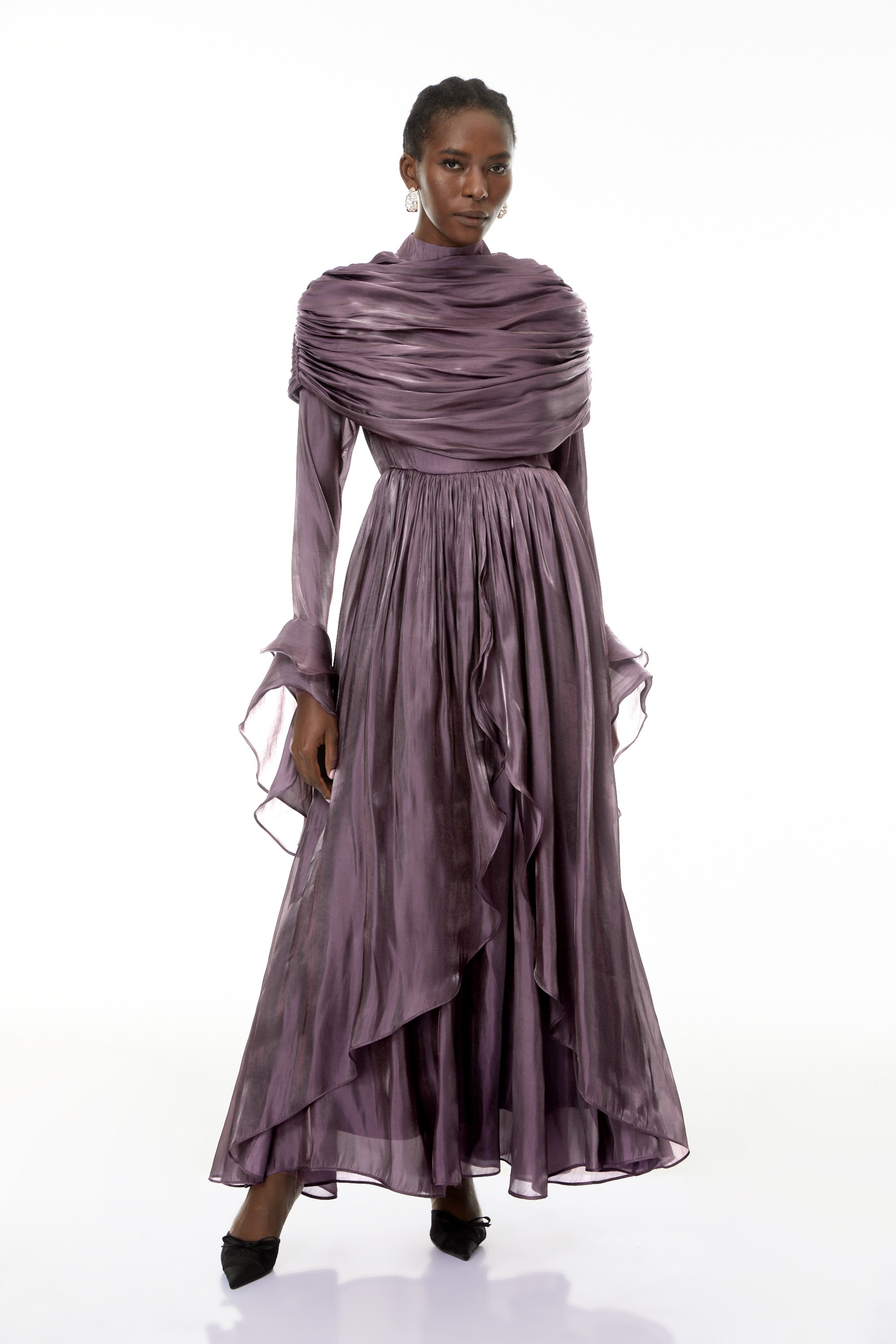 فستان ماكسي طويل بكتفين مكشوفين وكتفين مكشوفين وكتفين مكشوفين وكتفين مكشوفين وكتفين مكشوفين وكتفين مكش