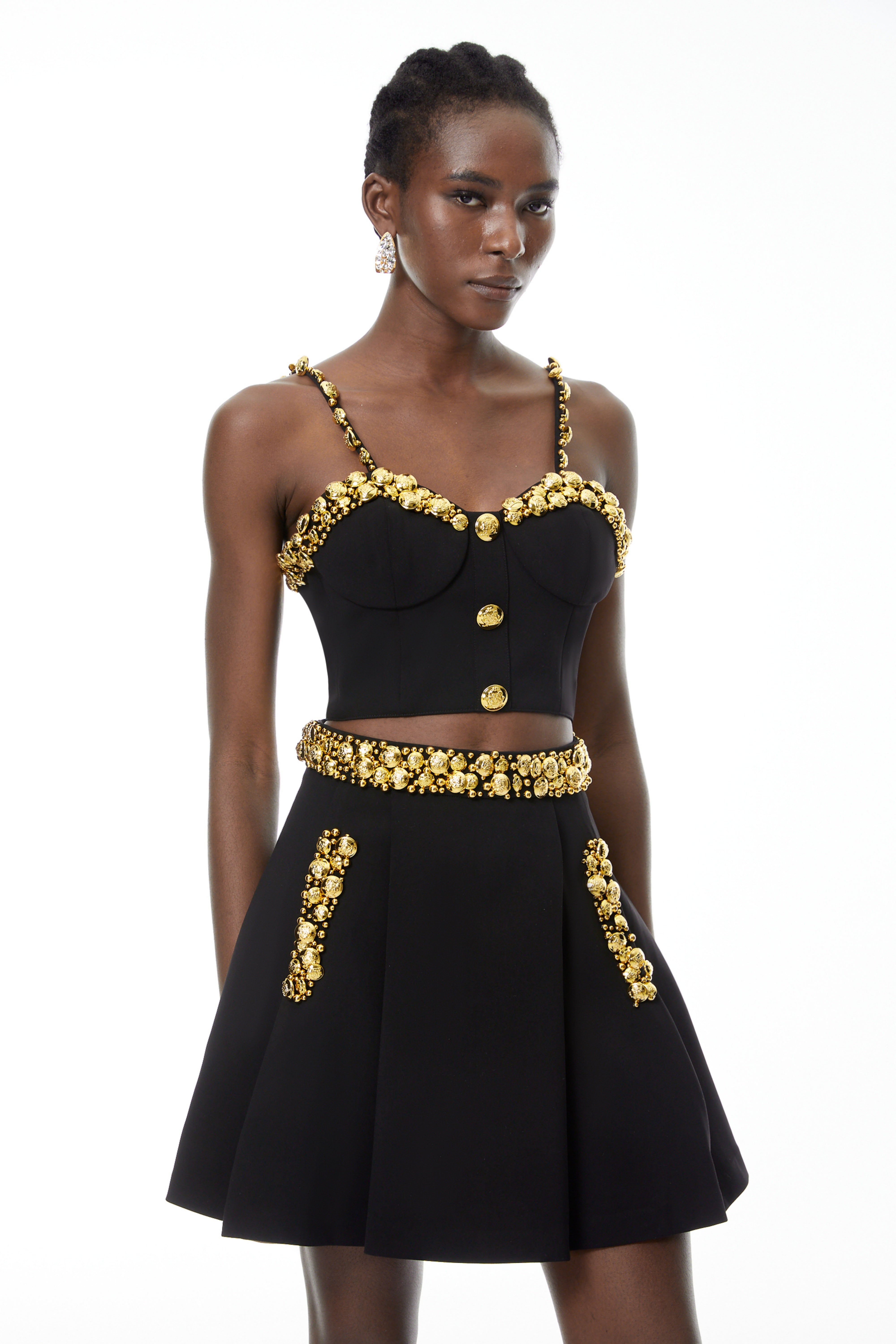 طقم كوكا أسود من قميص و تنورة قصيرة مع أزرار