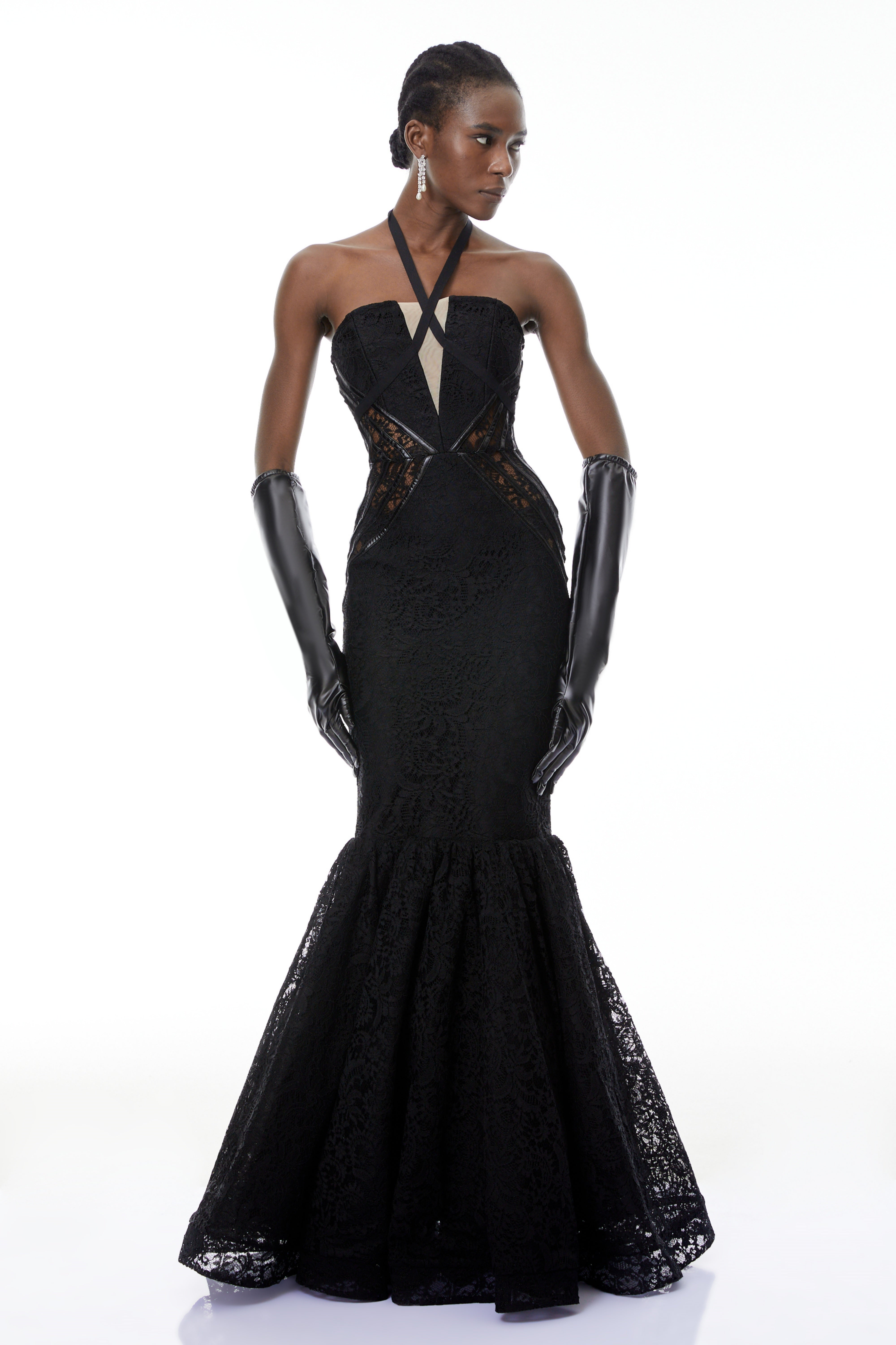 فستان طويل برقبة حورية البحر باللون الأسود من Letiția