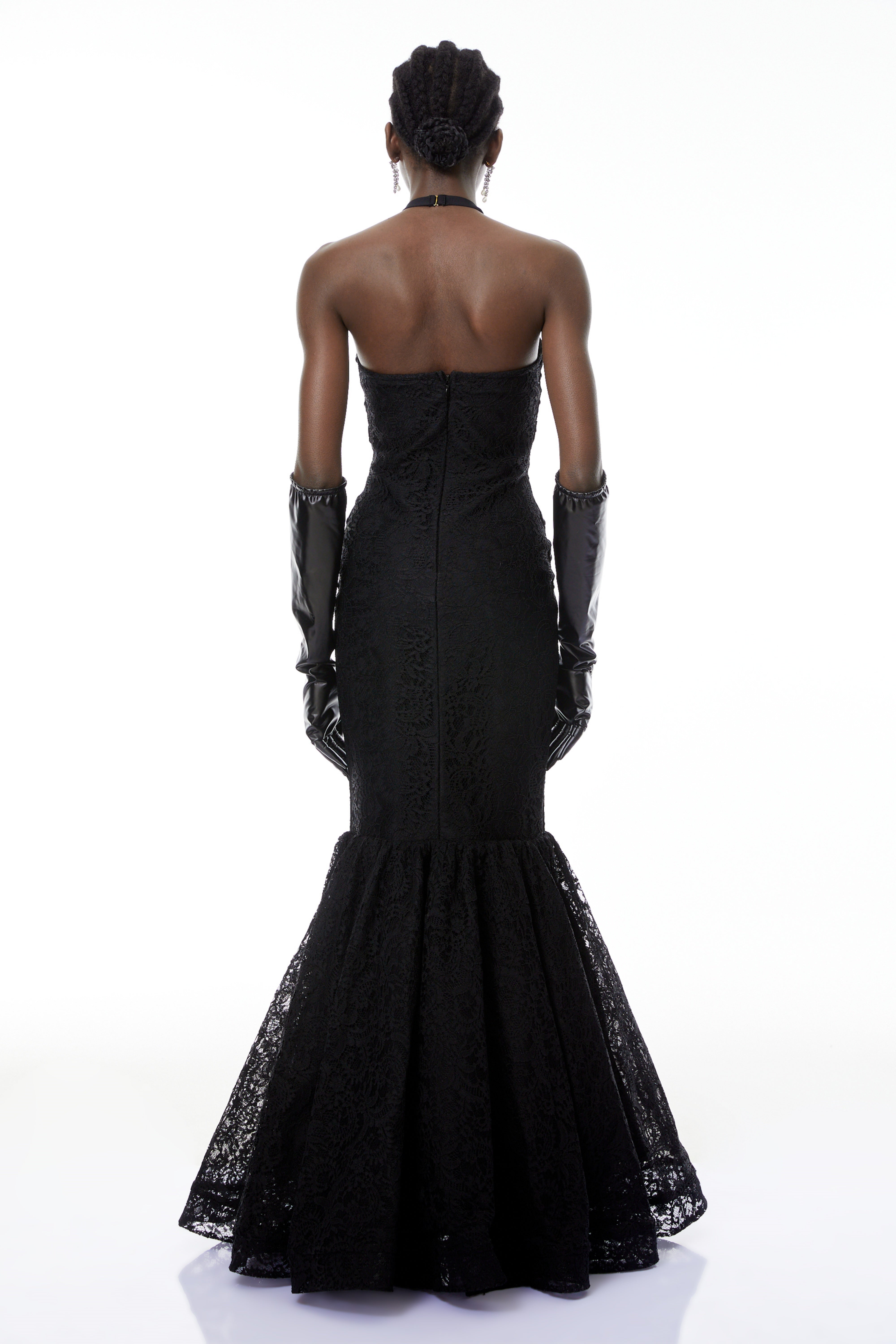 فستان طويل برقبة حورية البحر باللون الأسود من Letiția