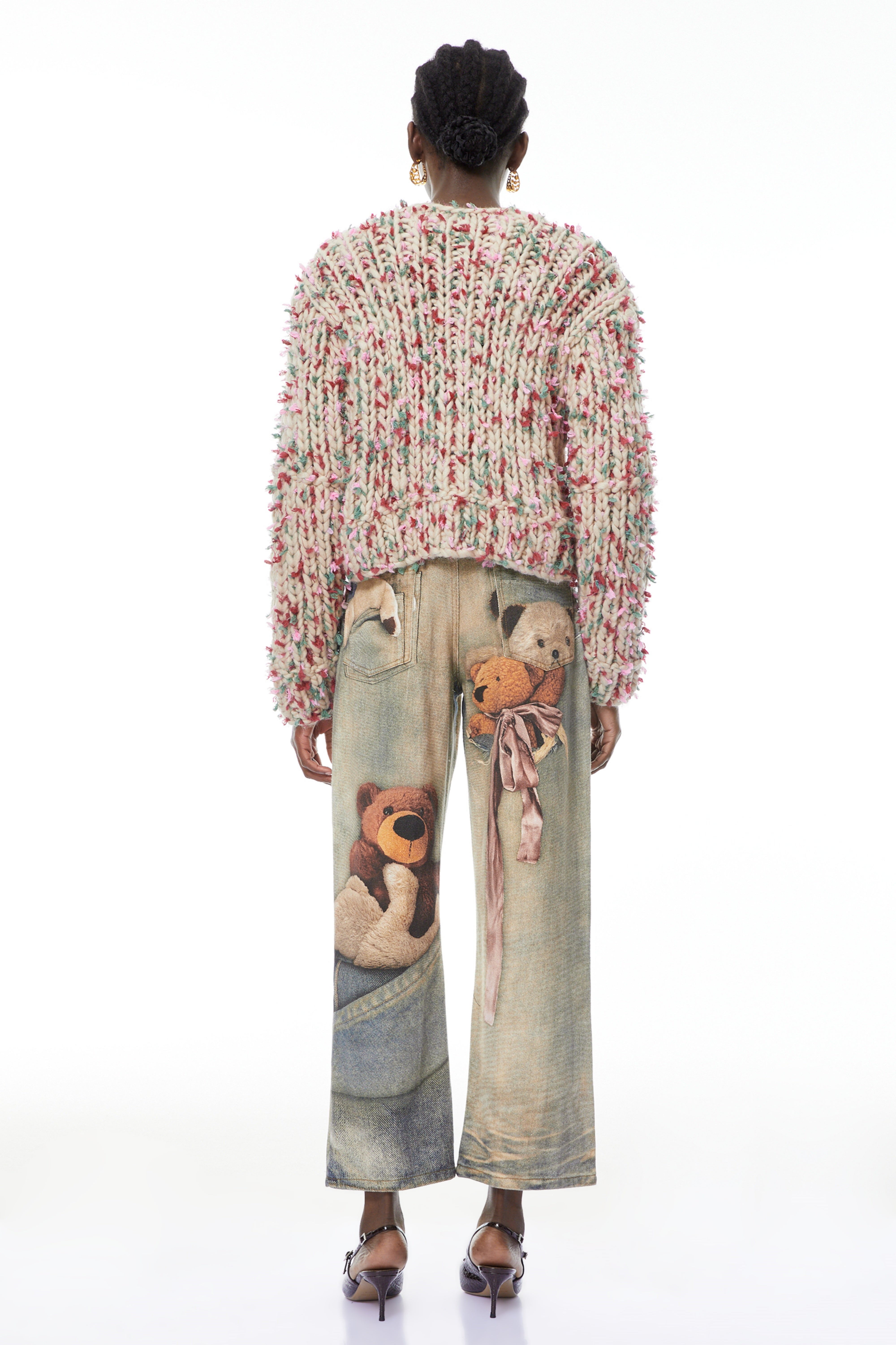 سترة ميليساند المحبوكة بزخارف نباتية محايدة