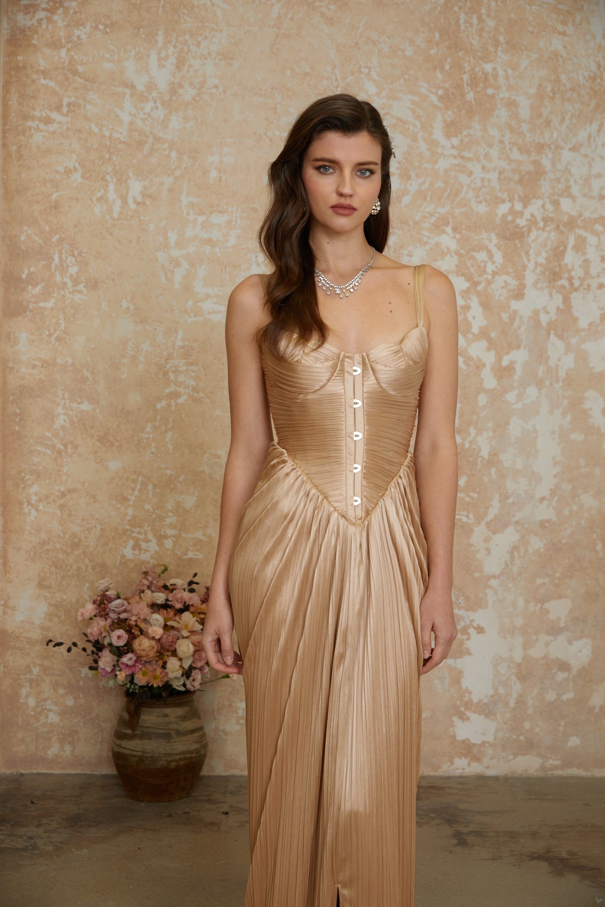 فستان ماكسي كورسيه لامع مطوي من Nicoletta Gold