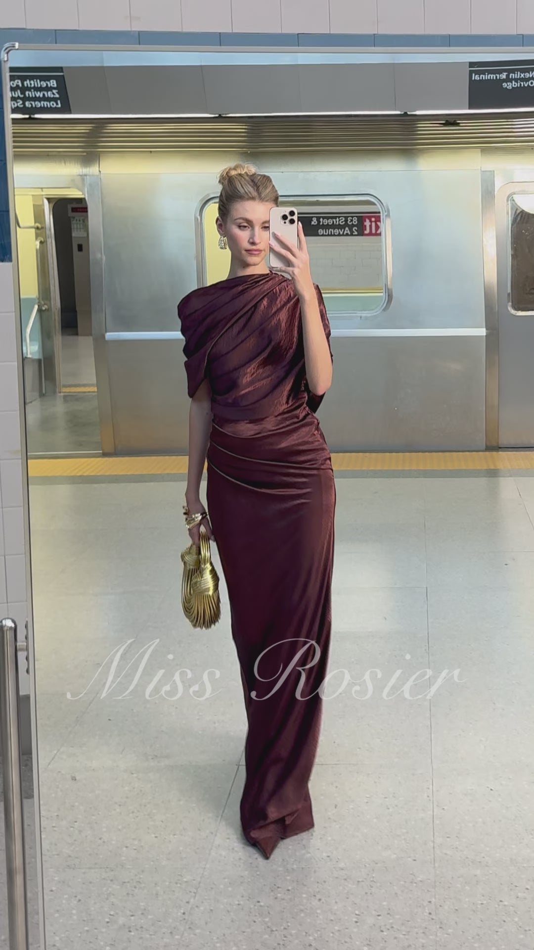 فستان ساتان غير متماثل